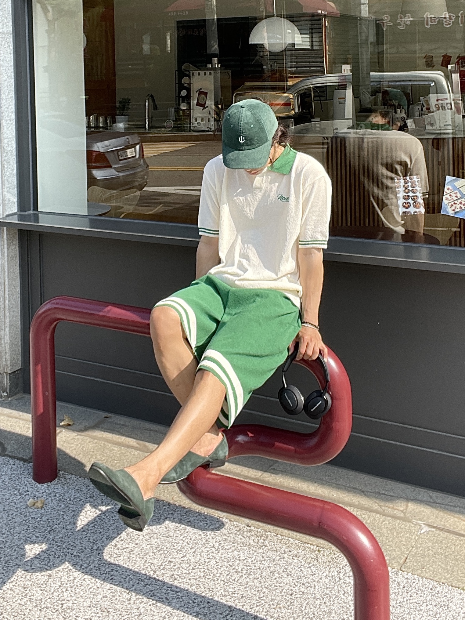 Gentle Monster x Maison Margiela MM007 Black Black 착용 스타일 - 1