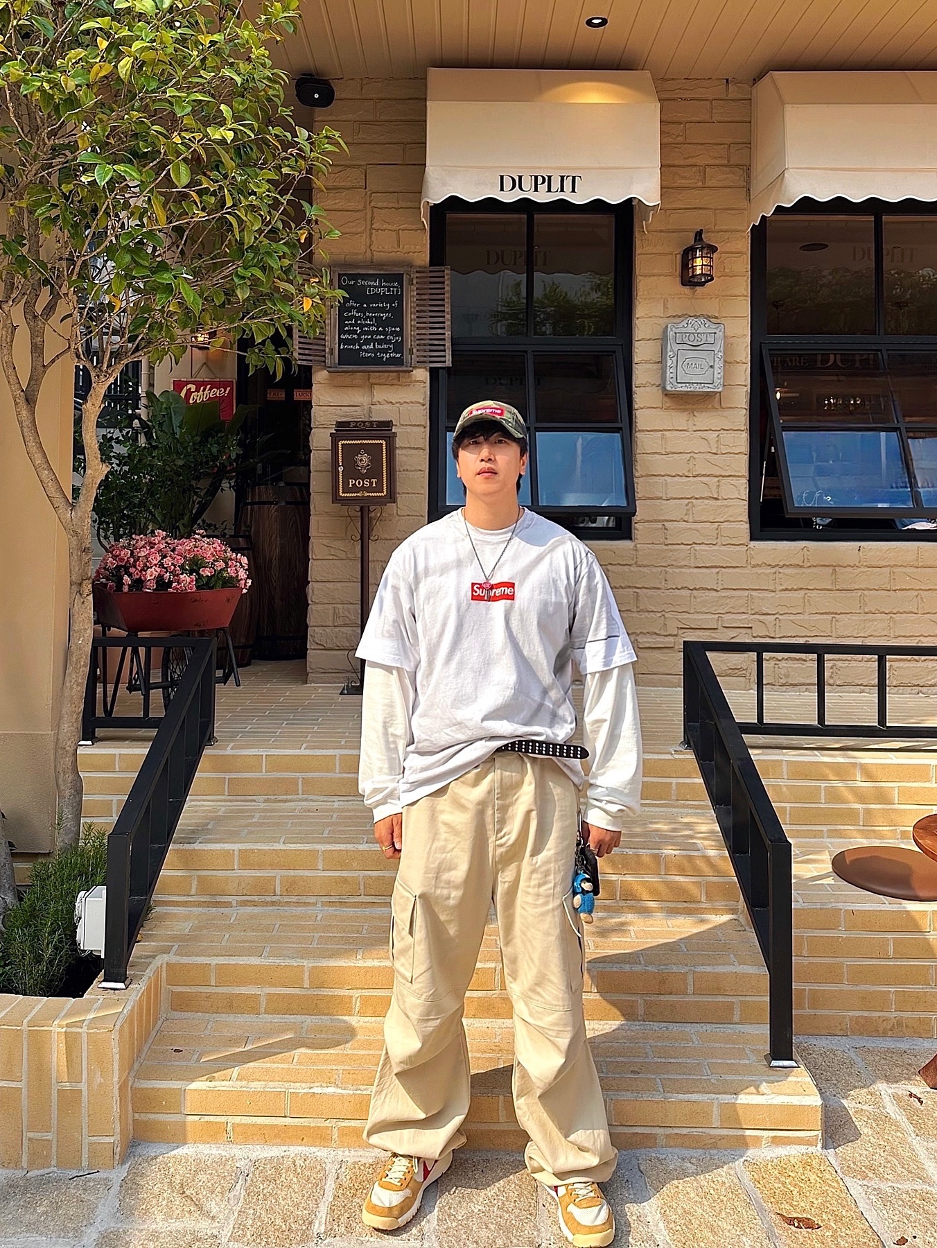 Supreme x MM6 Maison Margiela Box Logo T-Shirt White - 24SS, Supreme Ventile Camp Cap Woodland Camo - 22FW 착용 스타일 - 1