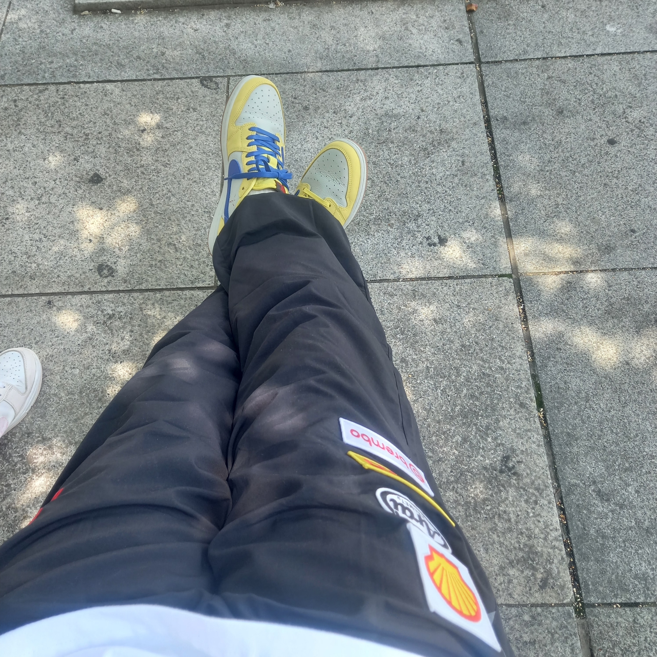 Supreme x Ducati Track Pants Black - 24SS, (W) Jordan 1 x Travis Scott Retro Low OG SP Canary 착용 스타일 - 3