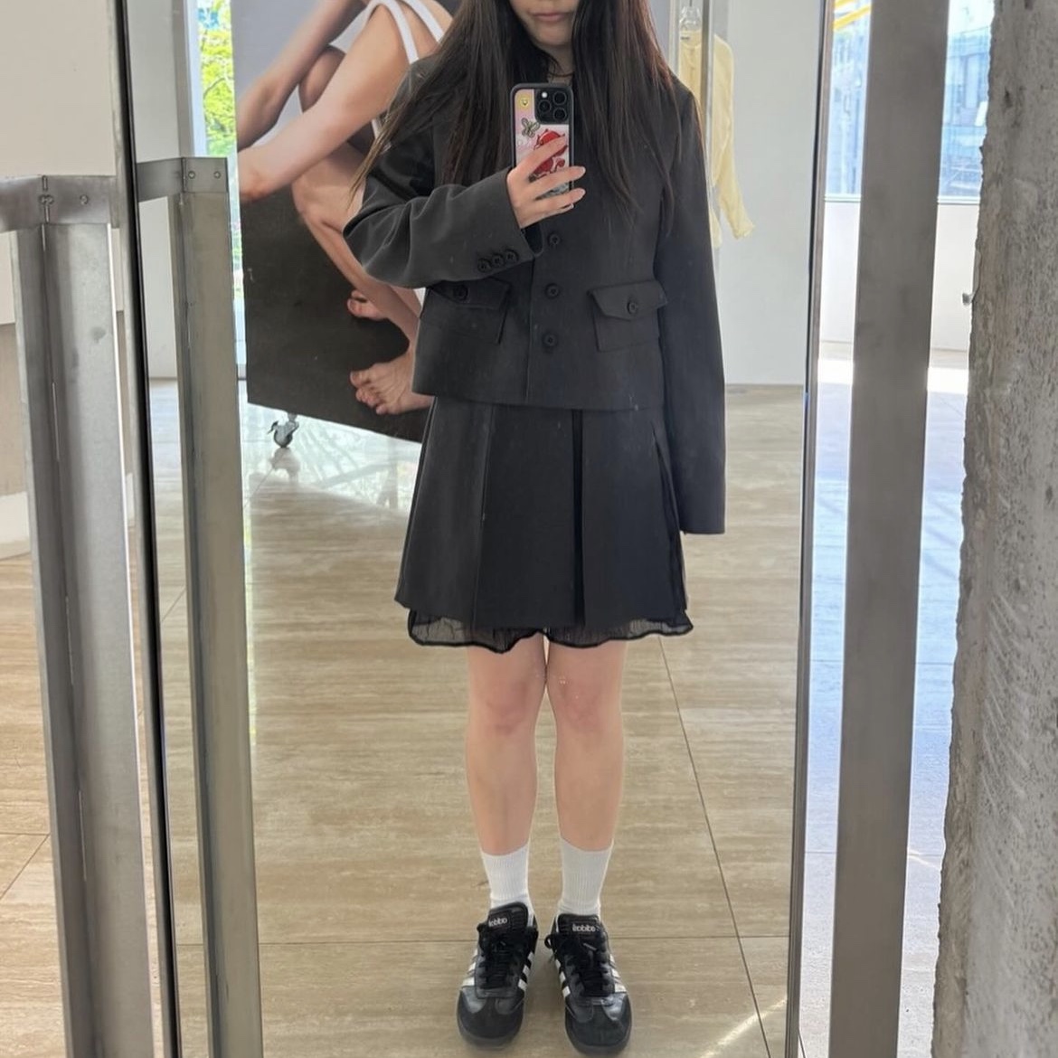 Gyeong Pleats Slit Skirt Brown, Gyeong Pleats Slit Skirt Gray 착용 스타일