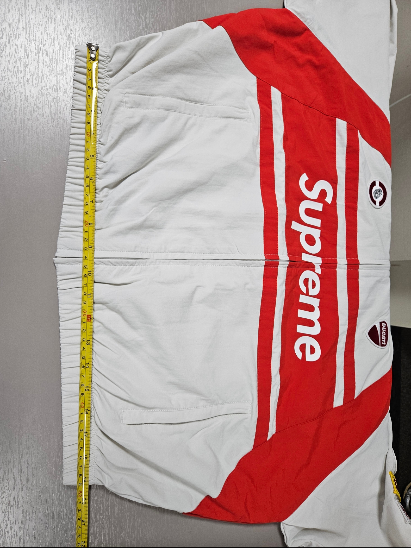 Supreme x Ducati Track Jacket Light Grey - 24SS 착용 스타일 - 5