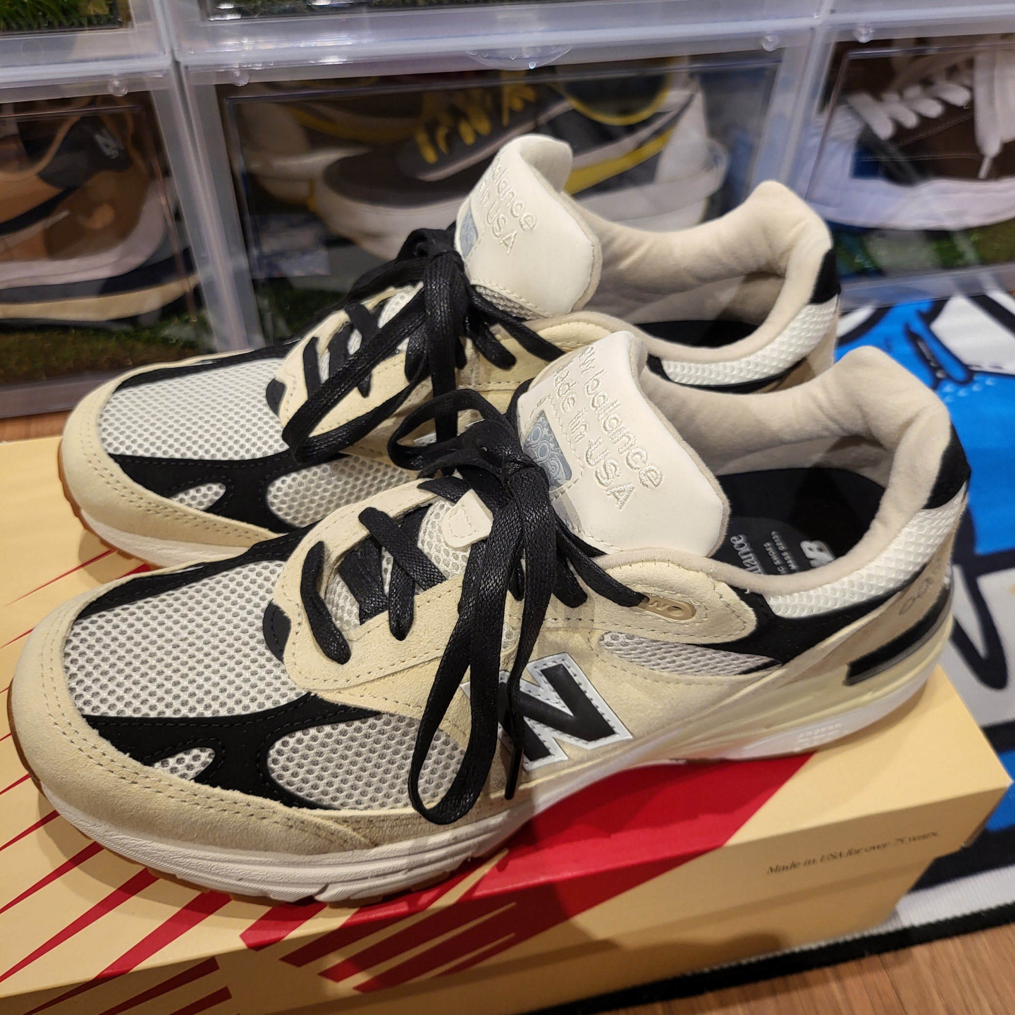 New Balance 993 Made in USA Sea Salt Black 착용 스타일 - 2
