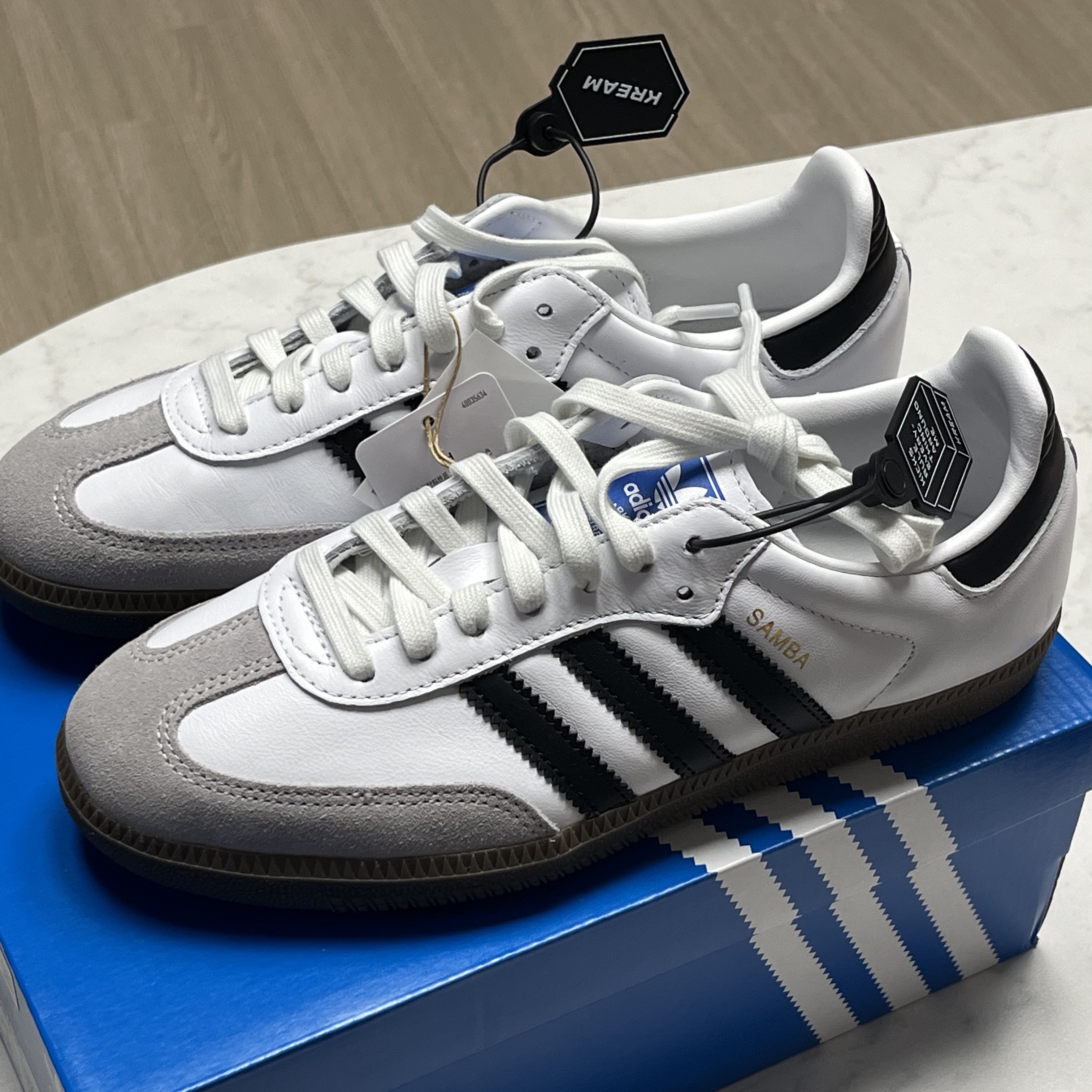 Adidas Samba OG Cloud White 착용 스타일