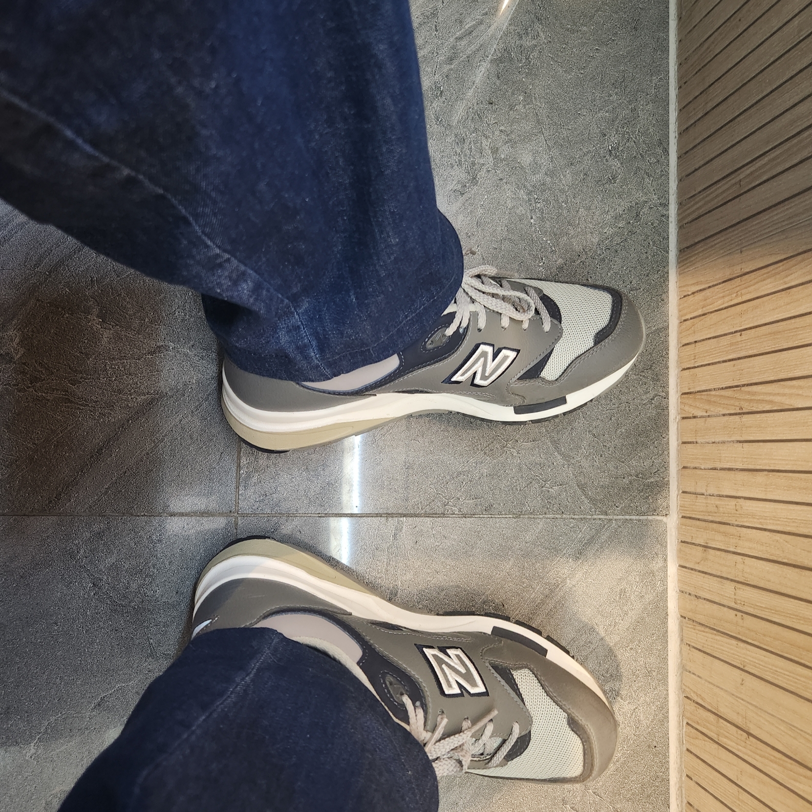 New Balance 1600 Legacy Grey 착용 스타일 - 1