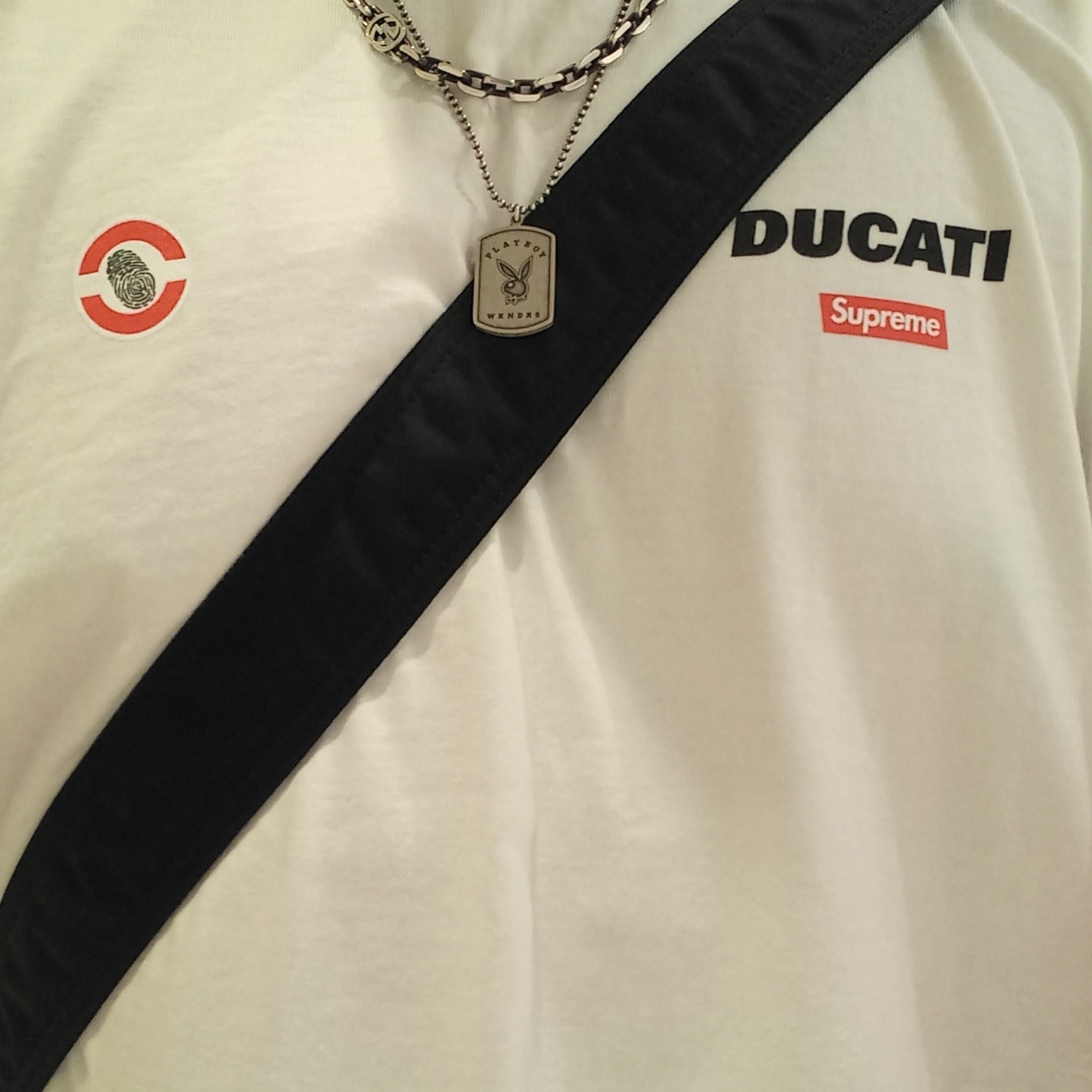 Supreme x Ducati Logos T-Shirt White - 24SS, Supreme x Ducati Track Pants Black - 24SS 착용 스타일 - 2