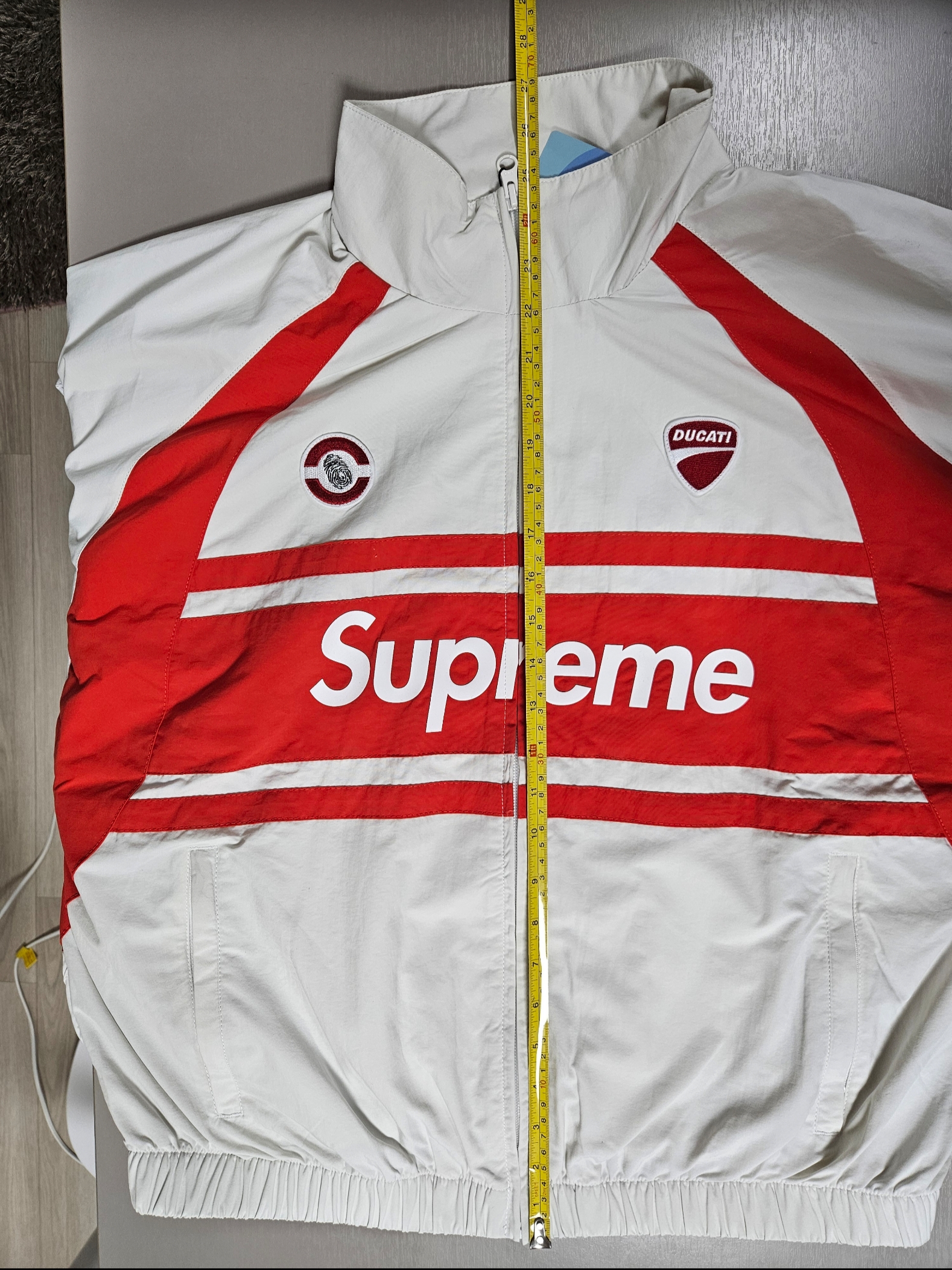 Supreme x Ducati Track Jacket Light Grey - 24SS 착용 스타일 - 2