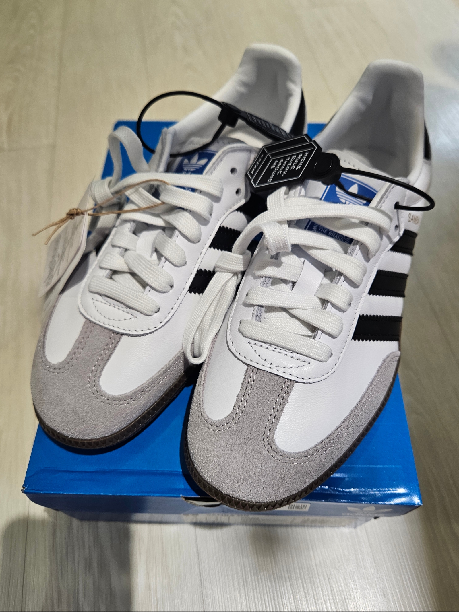 Adidas Samba OG Cloud White 착용 스타일 - 1