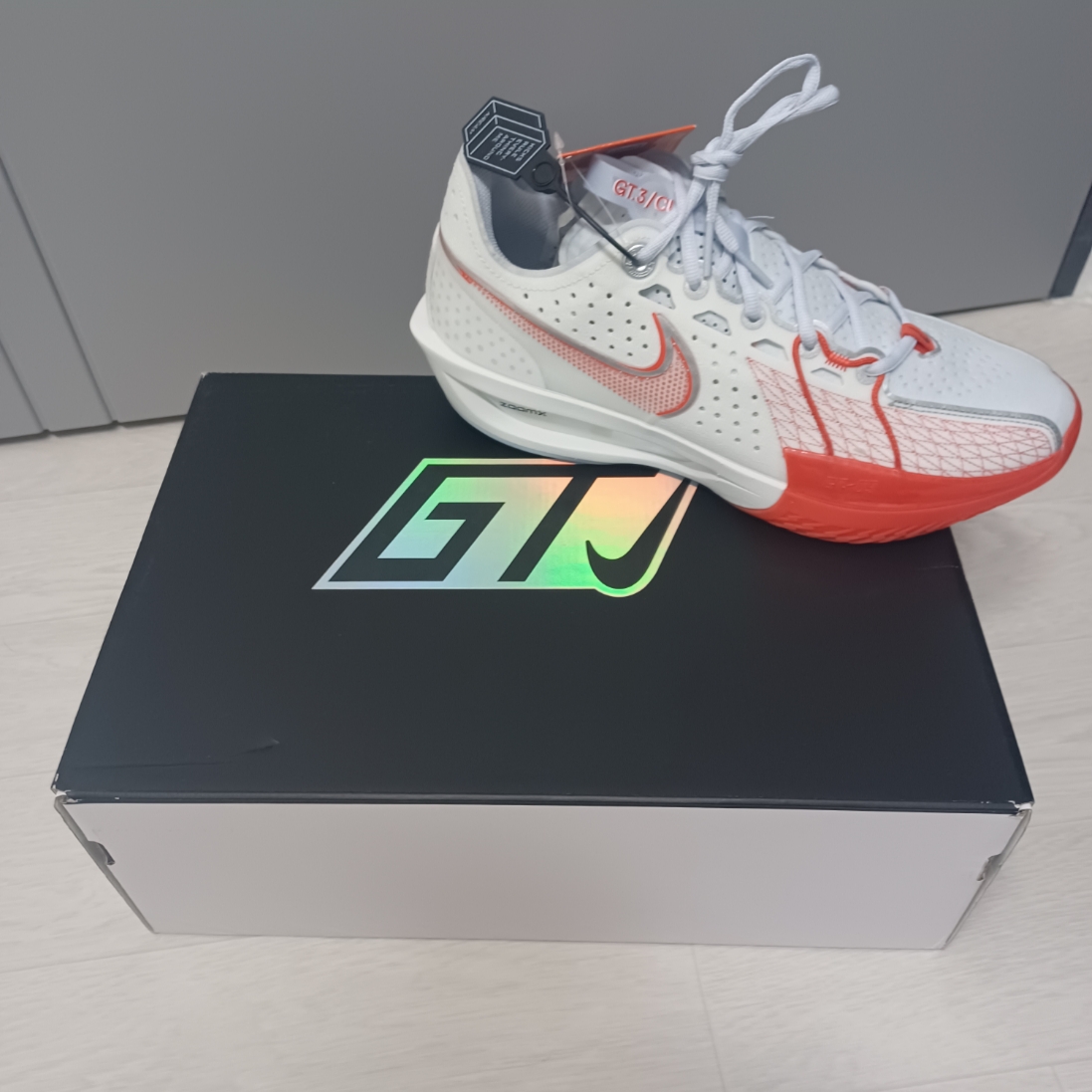 Nike Air Zoom GT Cut 3 EP Summit White Picante Red 착용 스타일