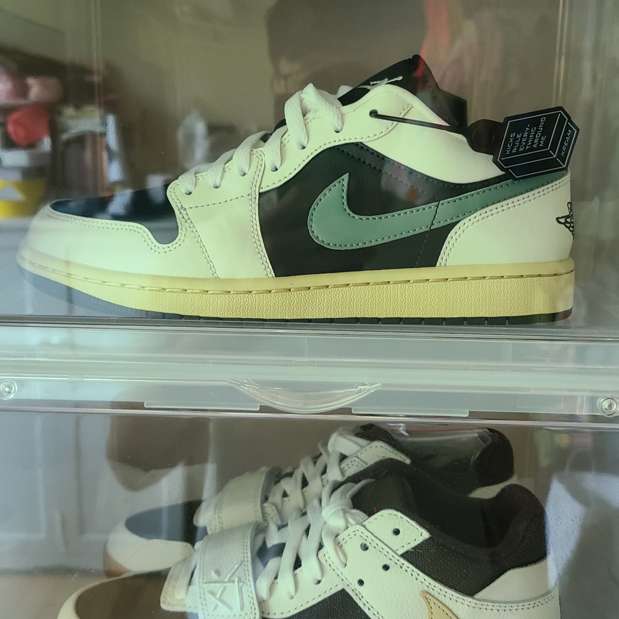 (W) Jordan 1 Low Anthracite Sail 착용 스타일 - 1