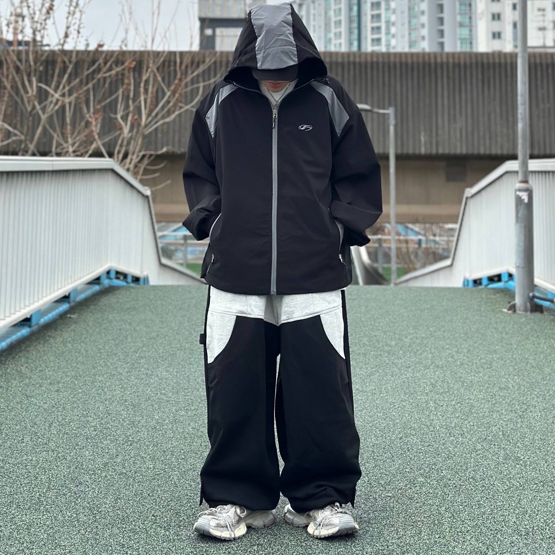 Balenciaga 3XL Sneakers Light Beige 착용 스타일 - 2