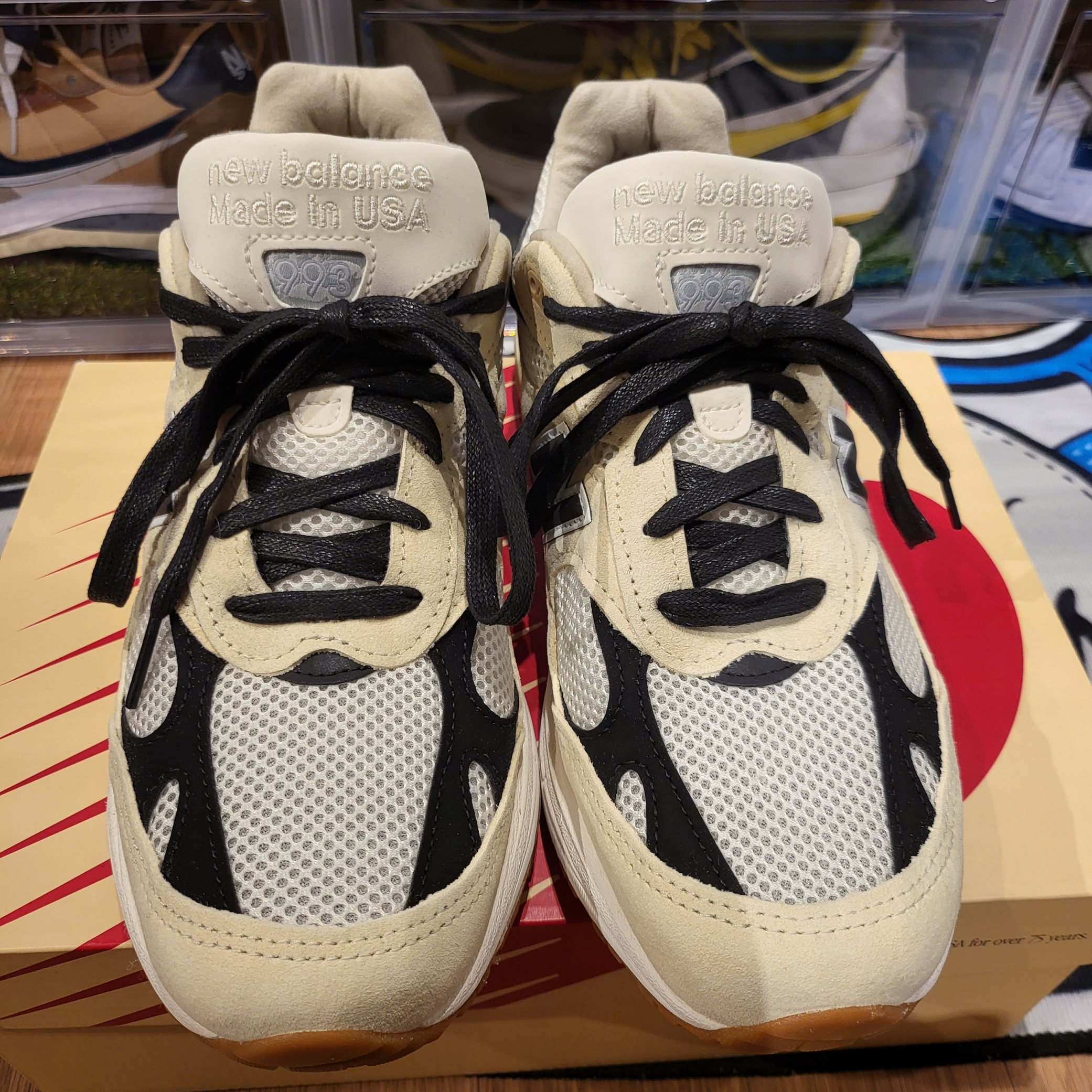 New Balance 993 Made in USA Sea Salt Black 착용 스타일 - 1