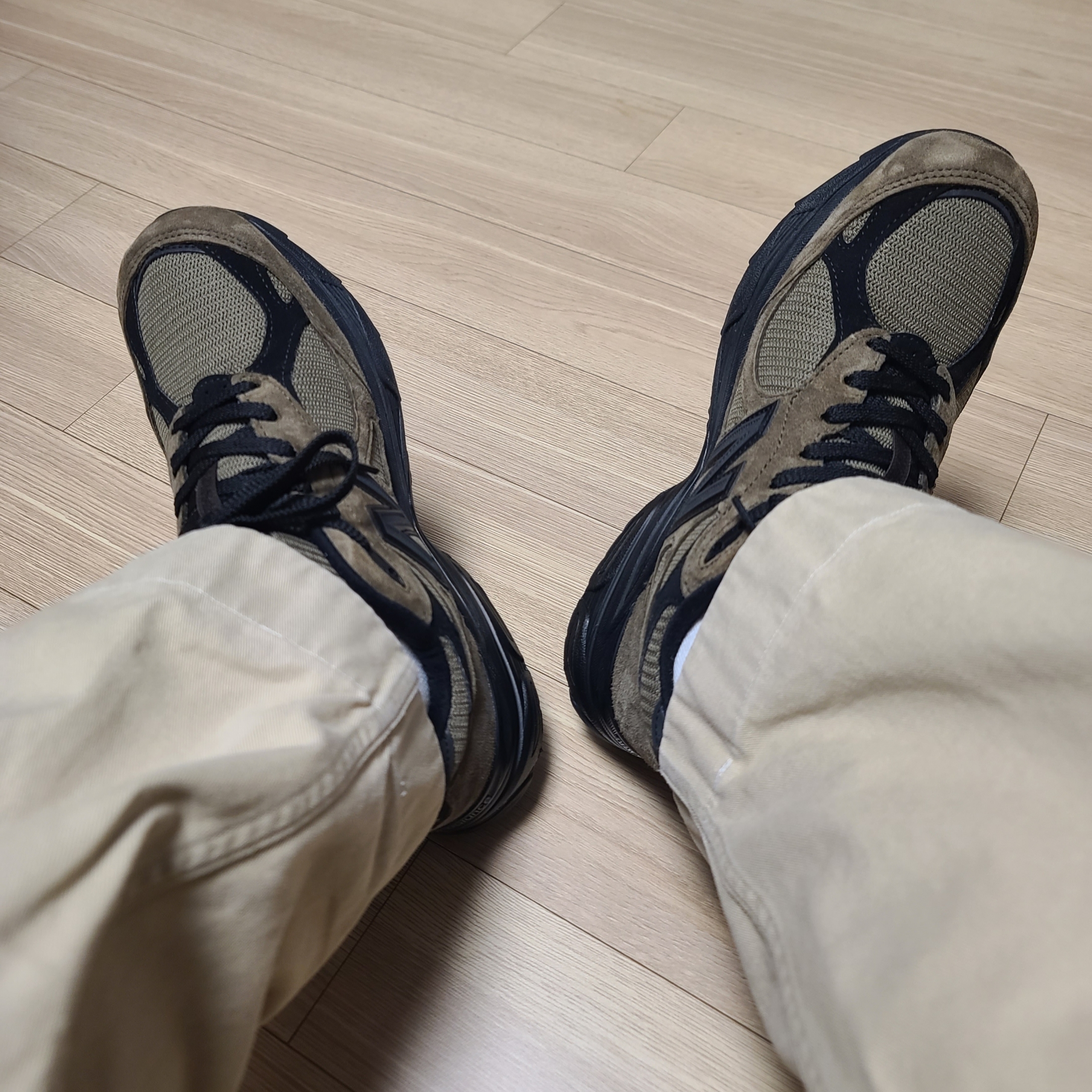 New Balance x JJJJound 990v3 Brown Black 착용 스타일
