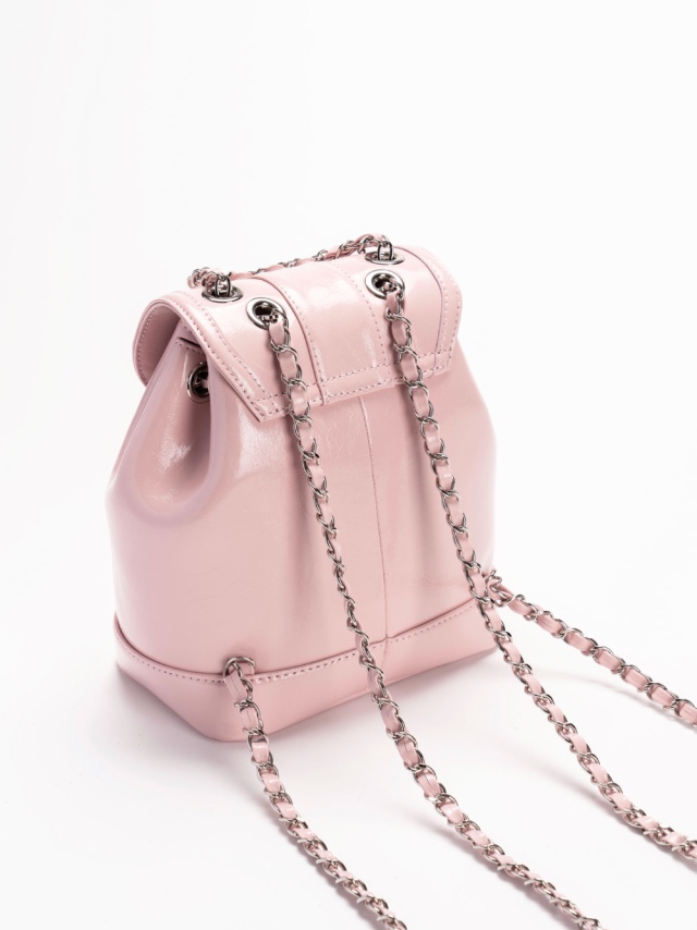 Cardinal Red Hawoo-A Bag Mute Pink 착용 스타일 - 3