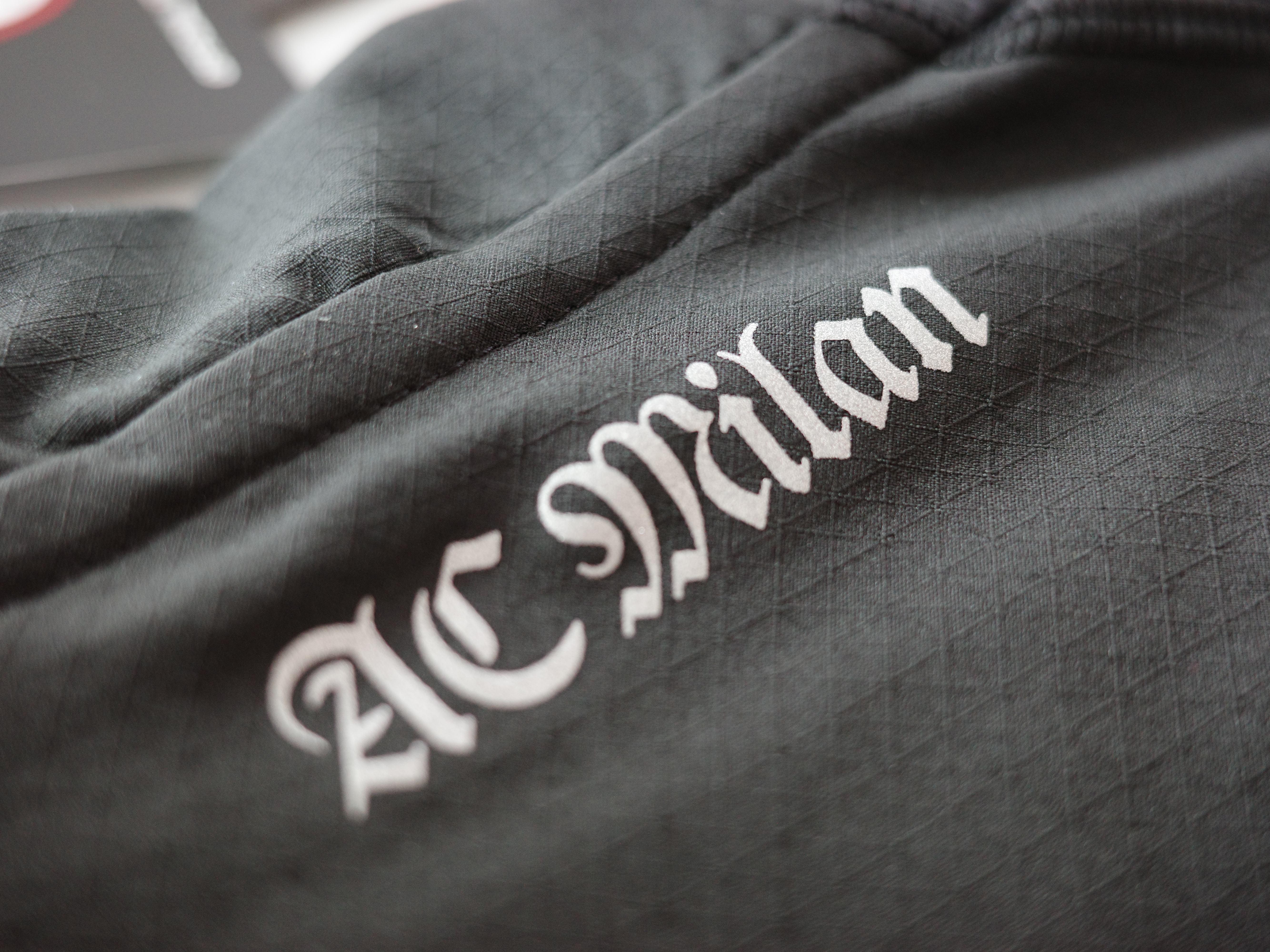 Puma x Pleasures AC Milan  2023/24 4th Jersey Authentic Puma Black Asphalt (Non Marking Ver.) 착용 스타일 - 10