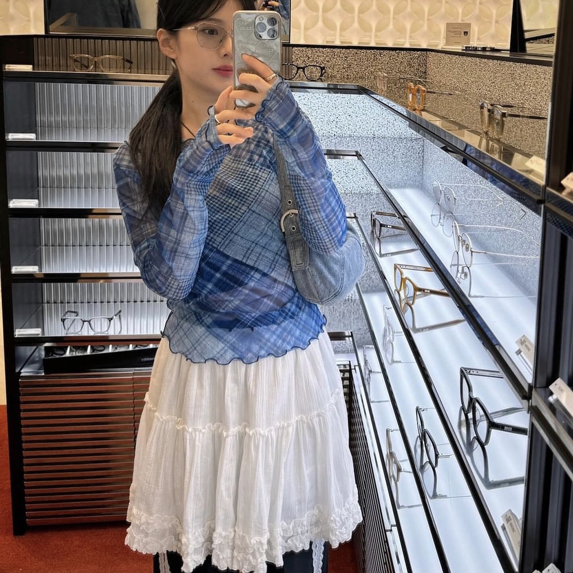 Gyeong Check Mesh Top Blue Check, Gyeong Check Mesh Top Pink Check 착용 스타일