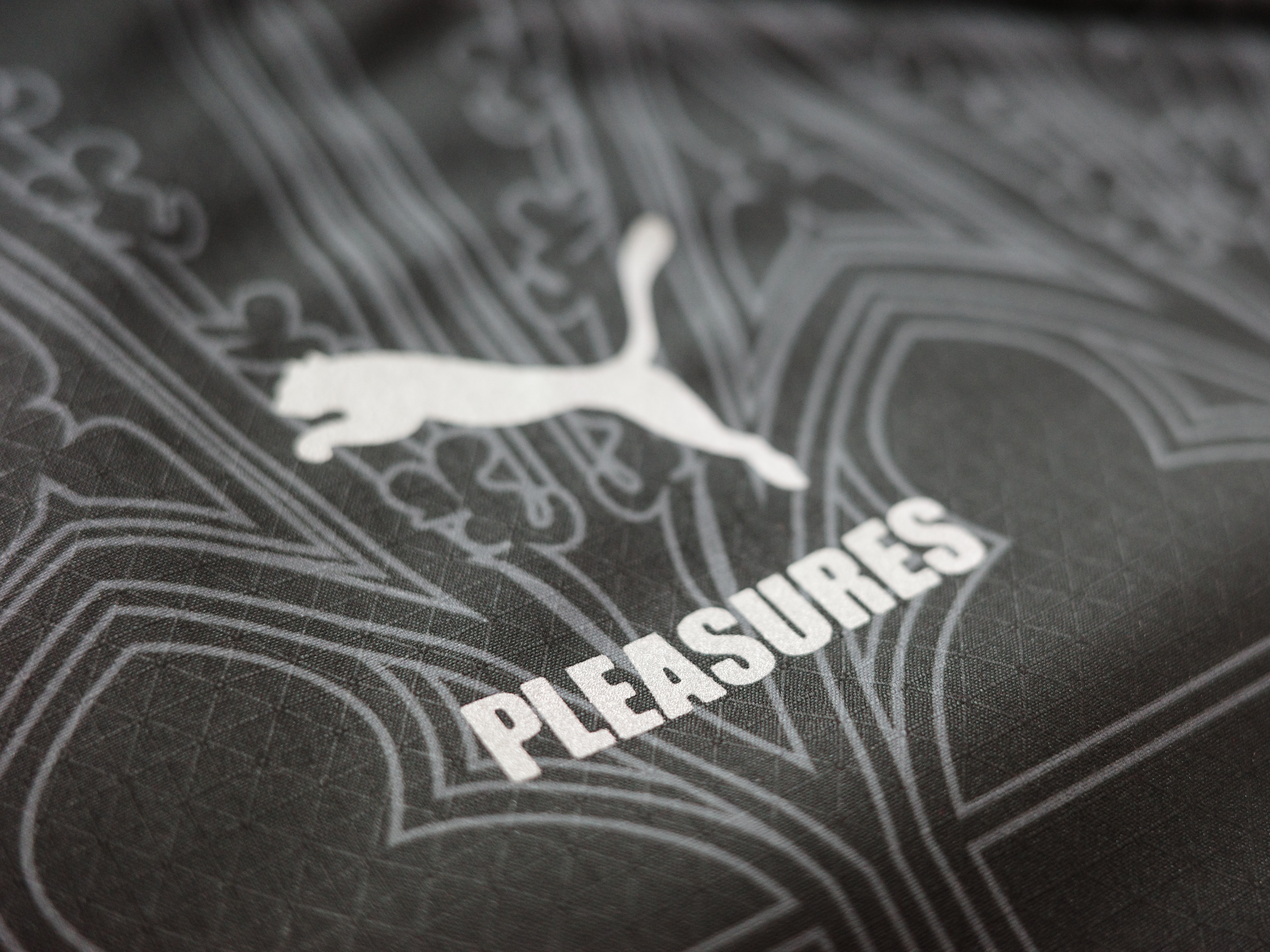 Puma x Pleasures AC Milan  2023/24 4th Jersey Authentic Puma Black Asphalt (Non Marking Ver.) 착용 스타일 - 6