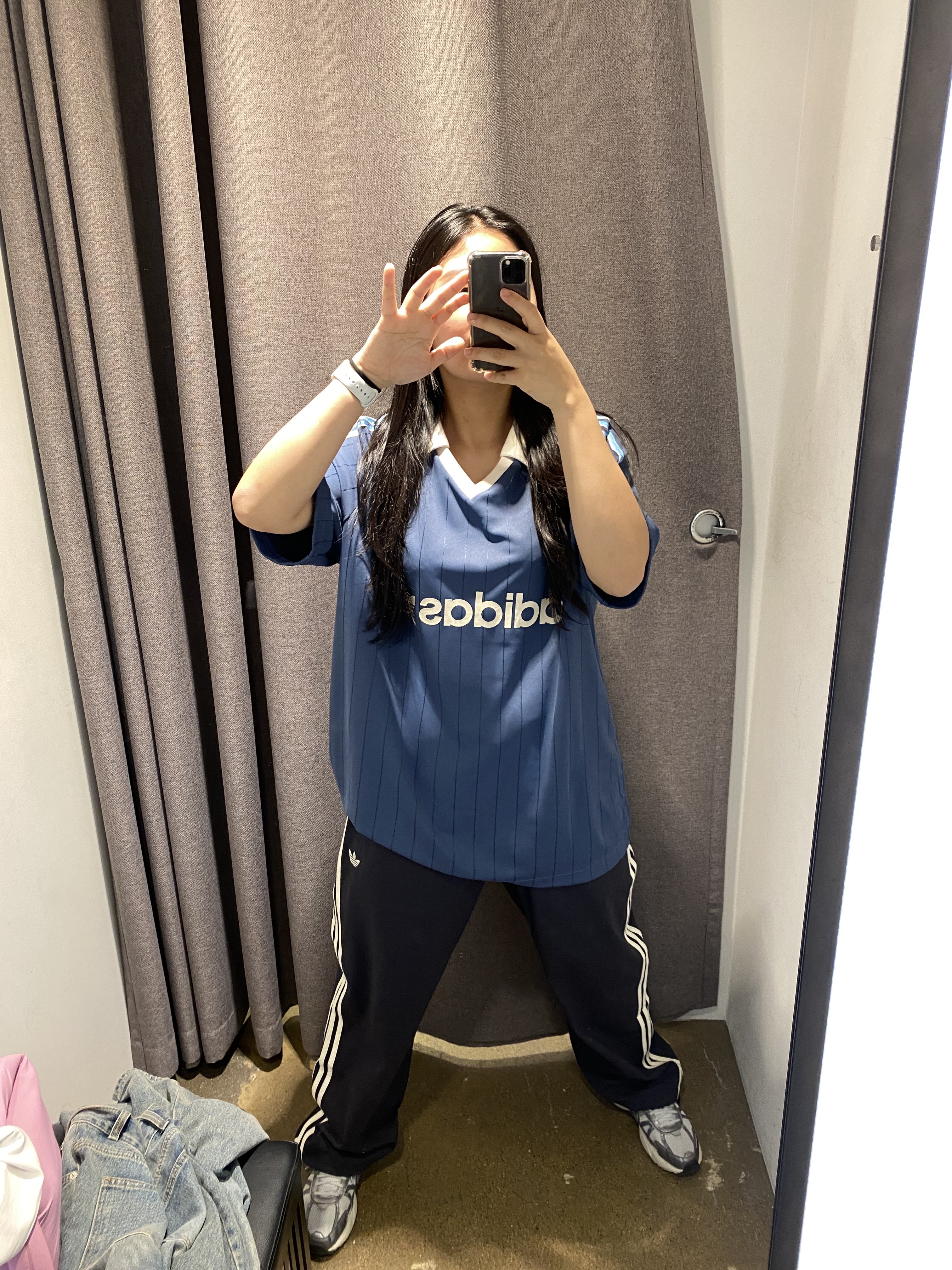 Adidas Pinstripe Jersey Preloved Ink - KR Sizing, Nike V2K Run Pure Platinum Wolf Grey 착용 스타일 - 4