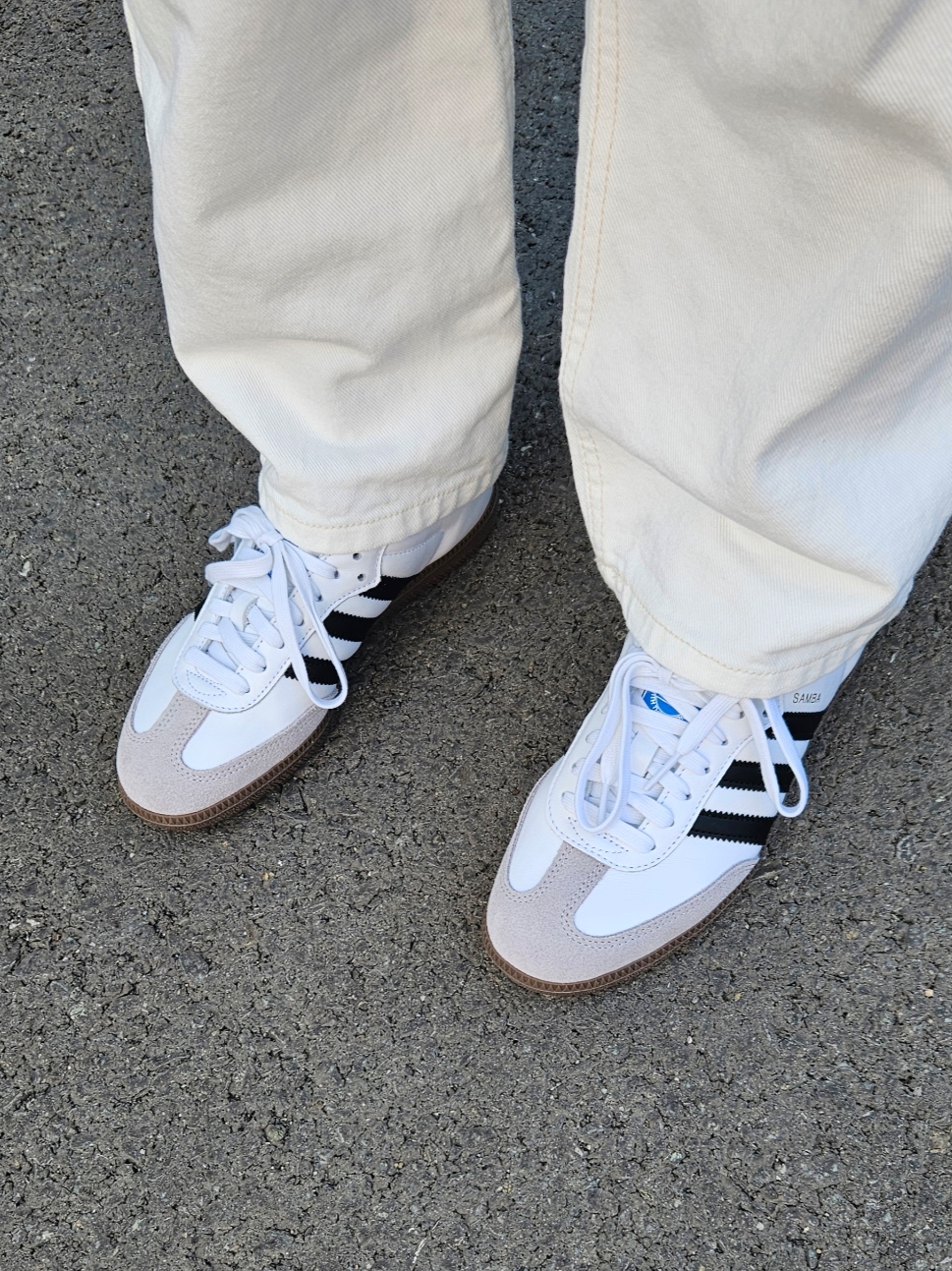 Adidas Samba OG Cloud White 착용 스타일 - 2