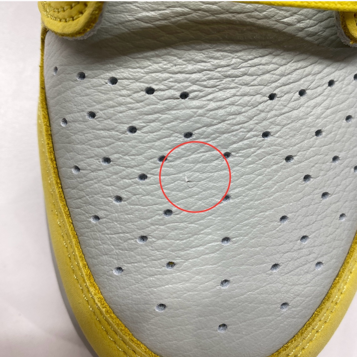 (W) Jordan 1 x Travis Scott Retro Low OG SP Canary 착용 스타일