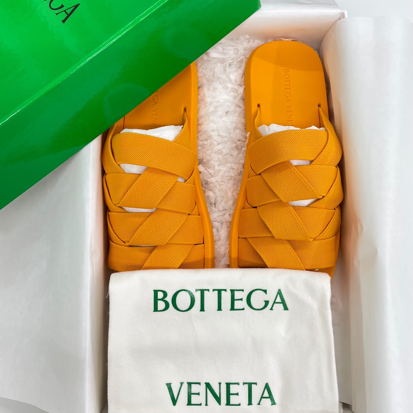 Bottega Veneta Plat Mule Tangerine 착용 스타일 - 5