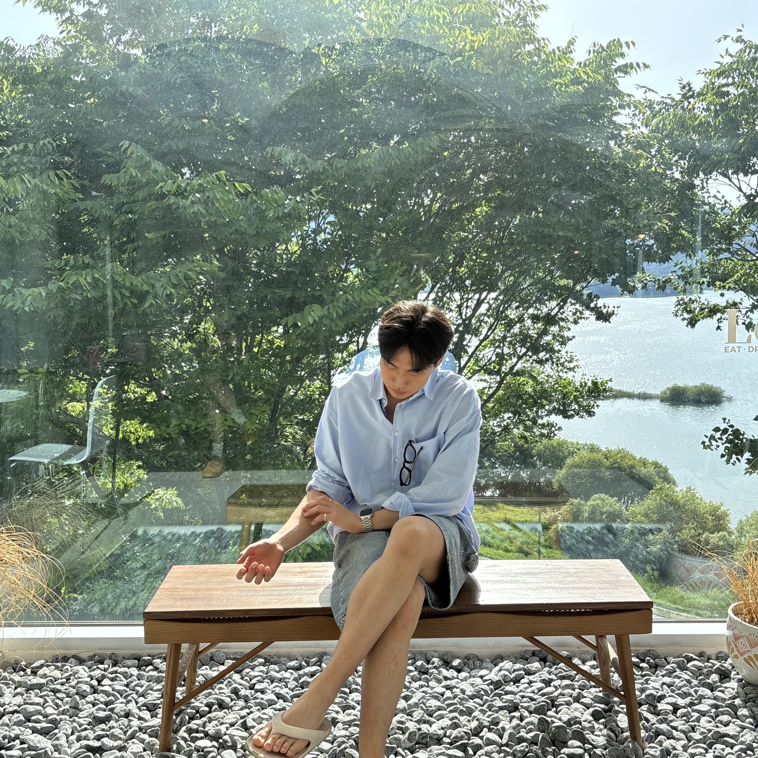 New Balance x Taw&Toe Flip Flop Ivory 착용 스타일 - 3