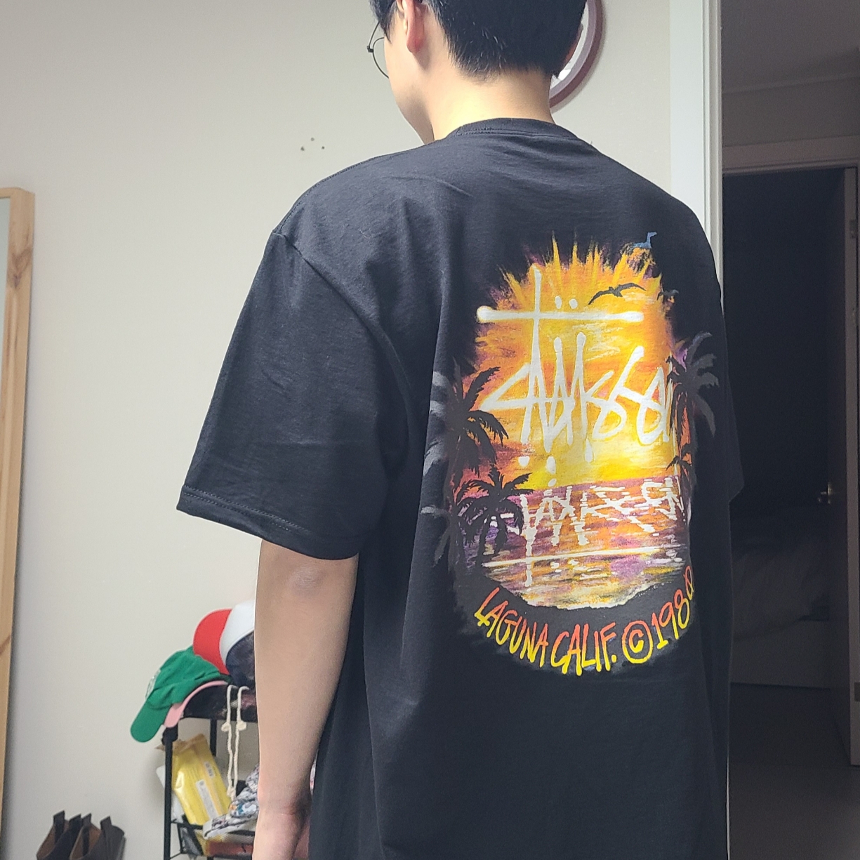 Stussy Sunset T-Shirt Black 착용 스타일