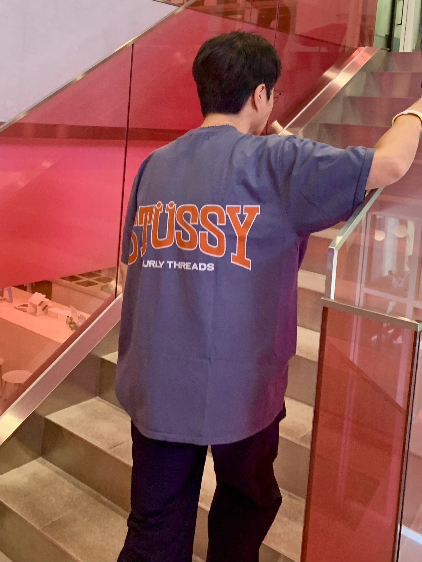 Stussy Burly Threads Pigment Dyed T-Shirt Indigo 착용 스타일 - 2