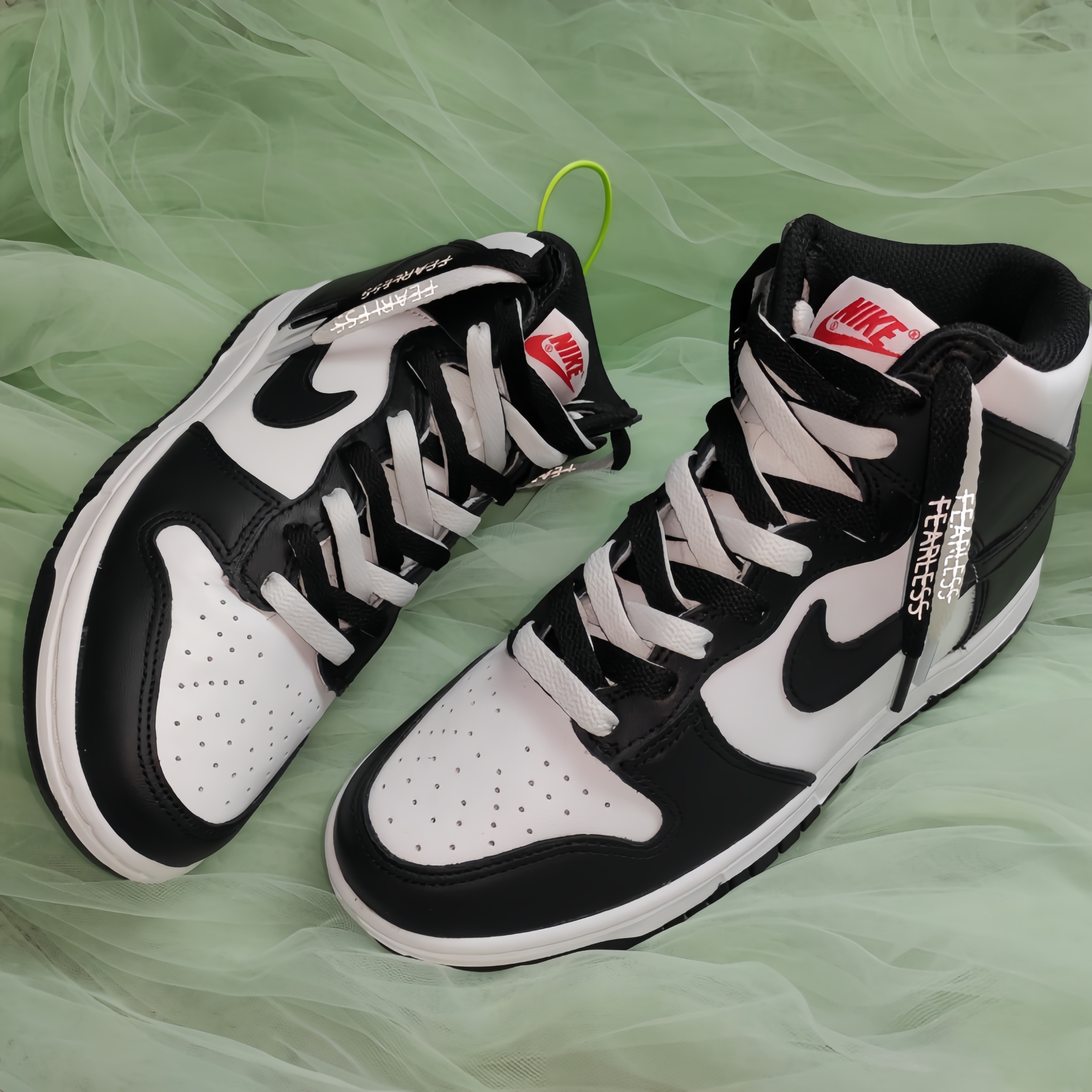 Nike Dunk High Retro Championship White 착용 스타일