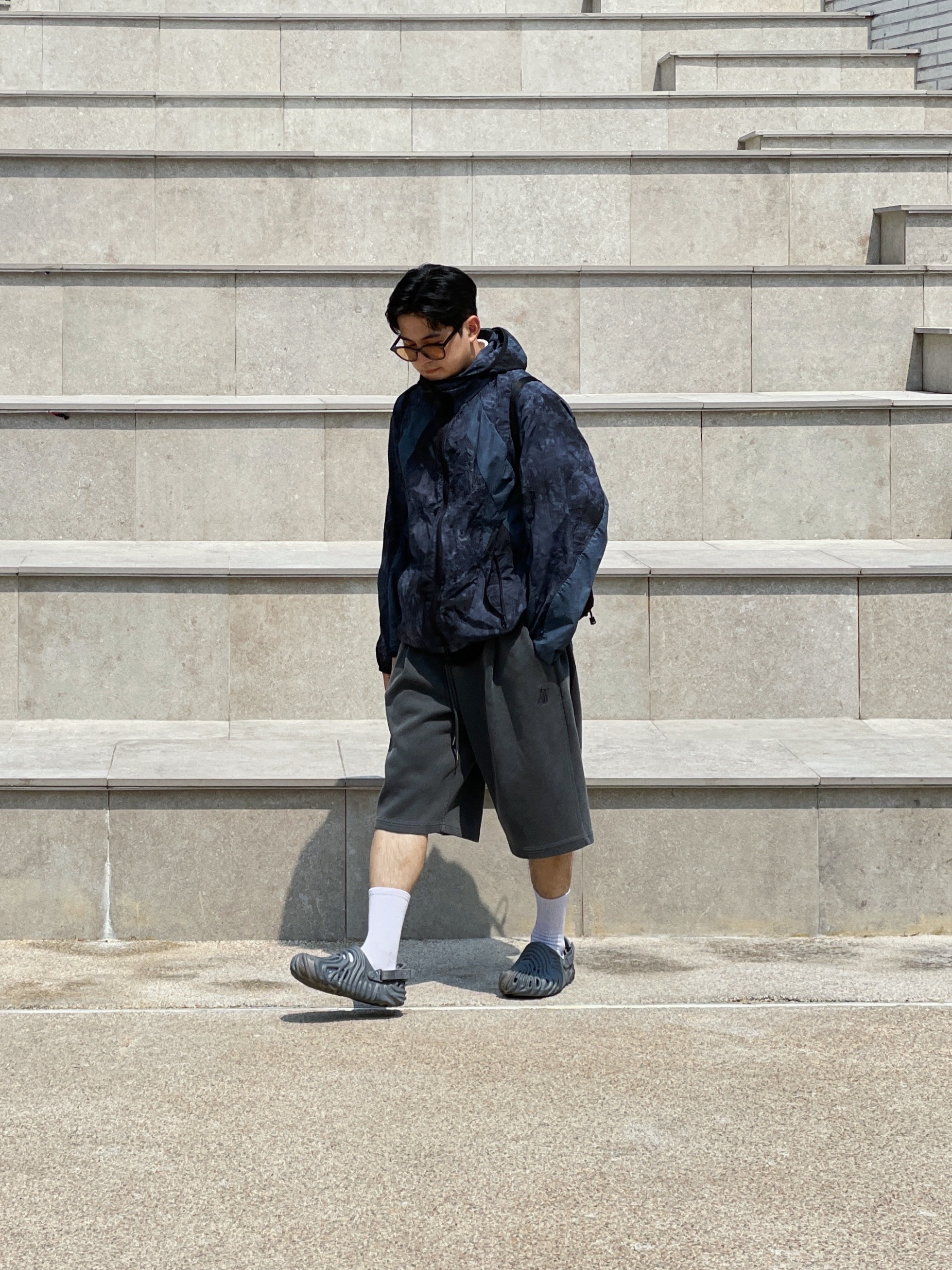 Crocs x Salehe Bembury Pollex Clog Niagara 착용 스타일