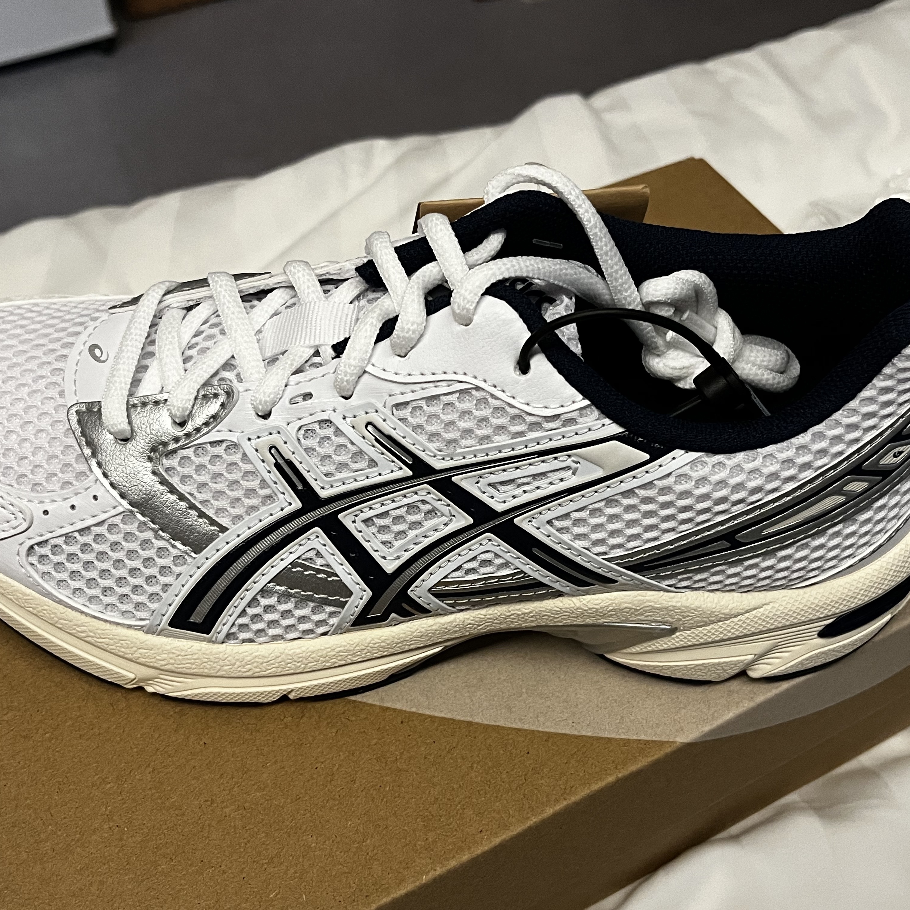 (W) Asics Gel-1130 White Midnight 착용 스타일 - 4