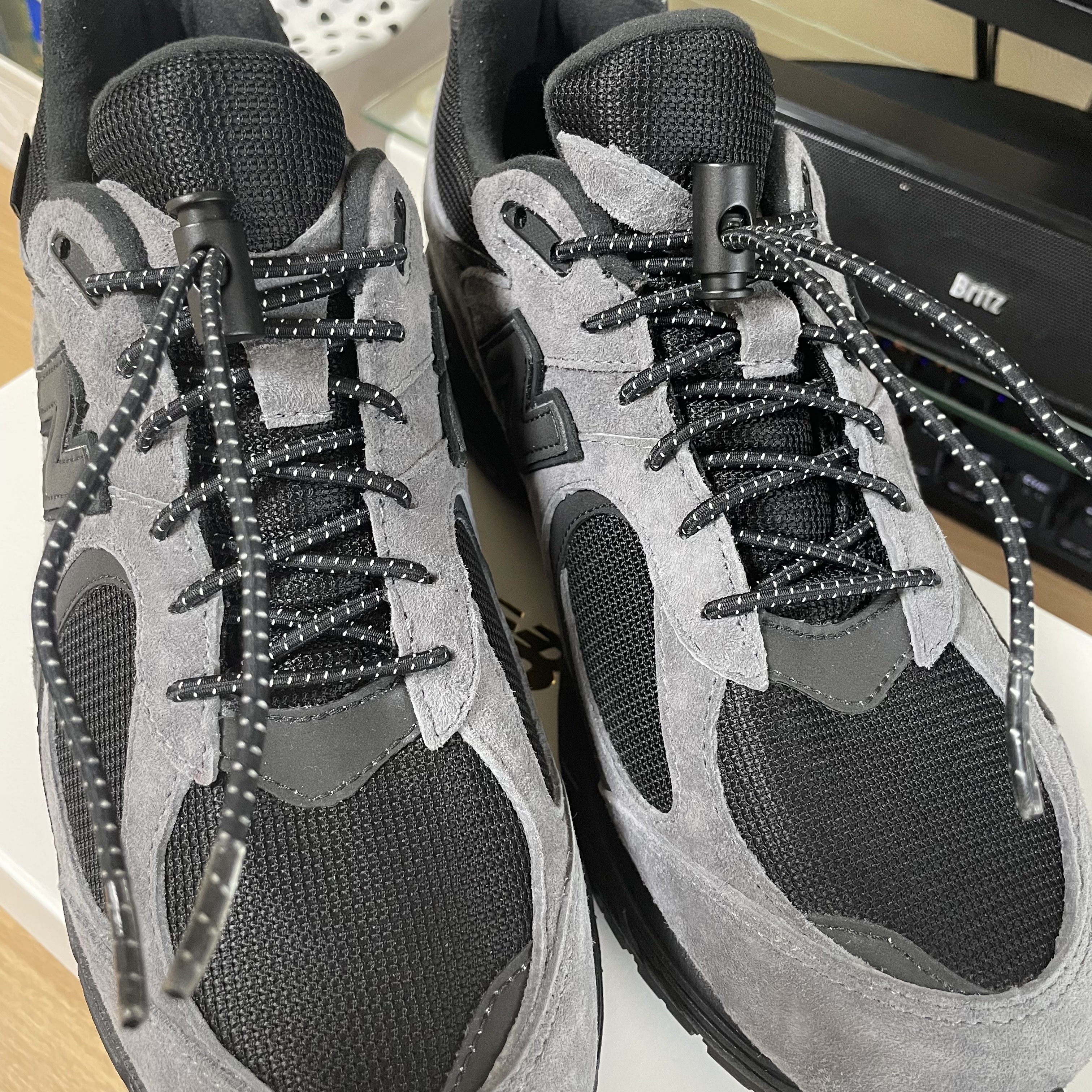 New Balance x JJJJound 2002R Gore-Tex Charcoal 착용 스타일