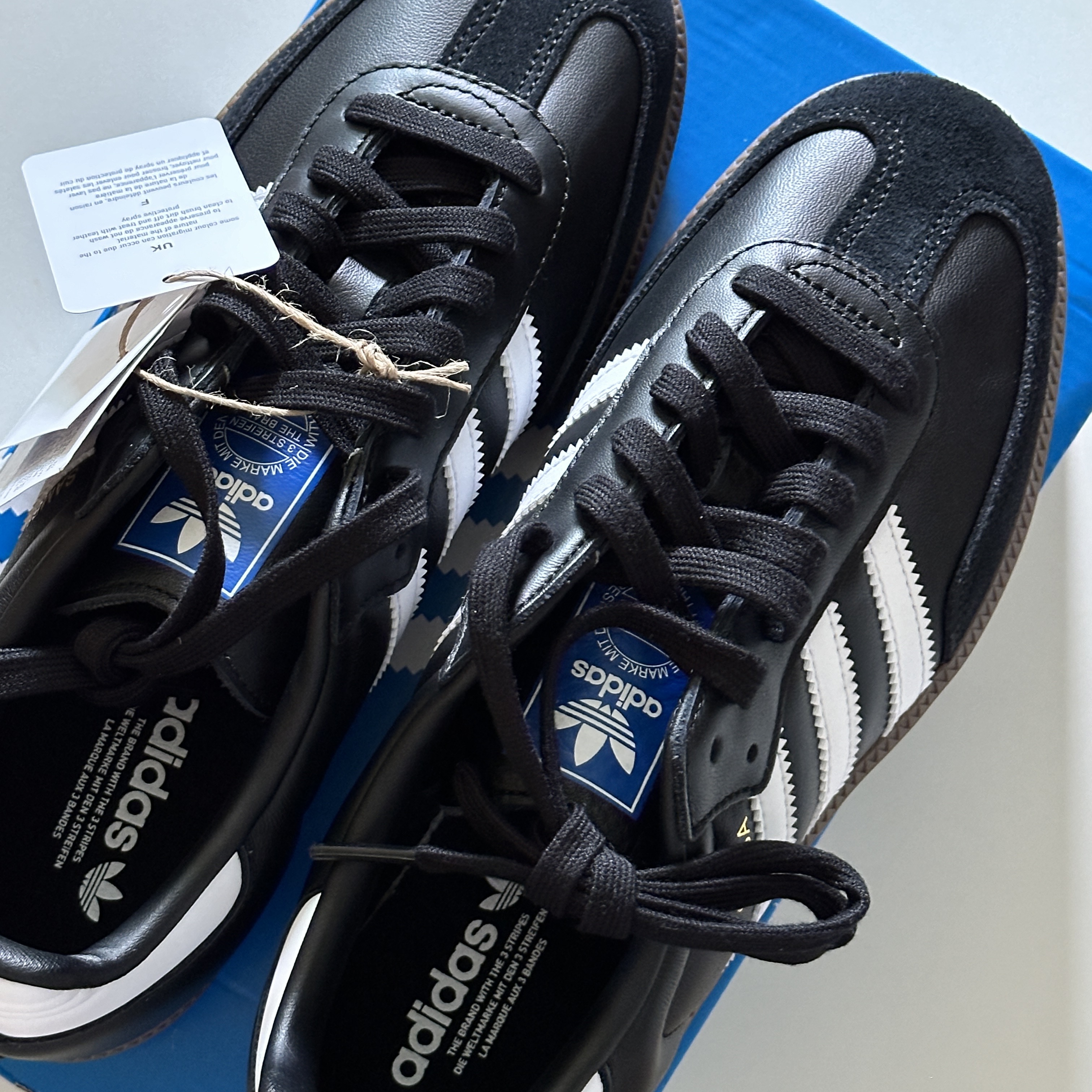Adidas Samba OG Black White Gum 착용 스타일