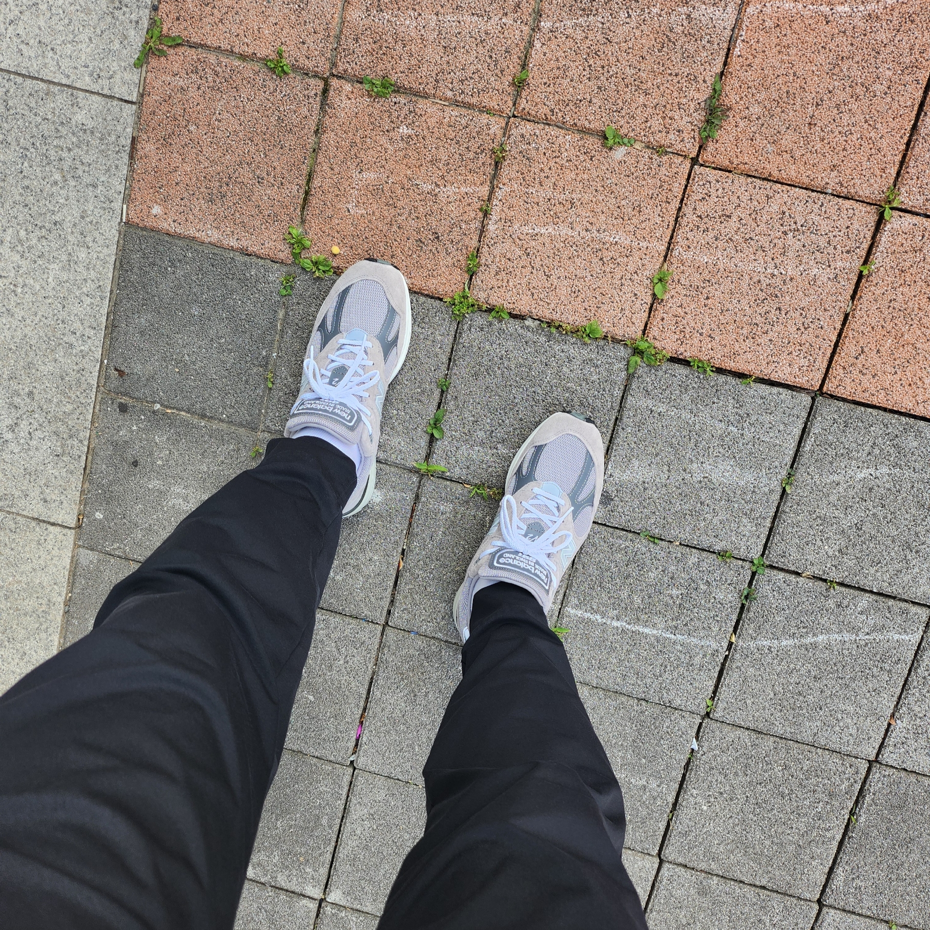 New Balance 991v2 Made in UK Rock Ridge Alloy Silver 착용 스타일 - 1