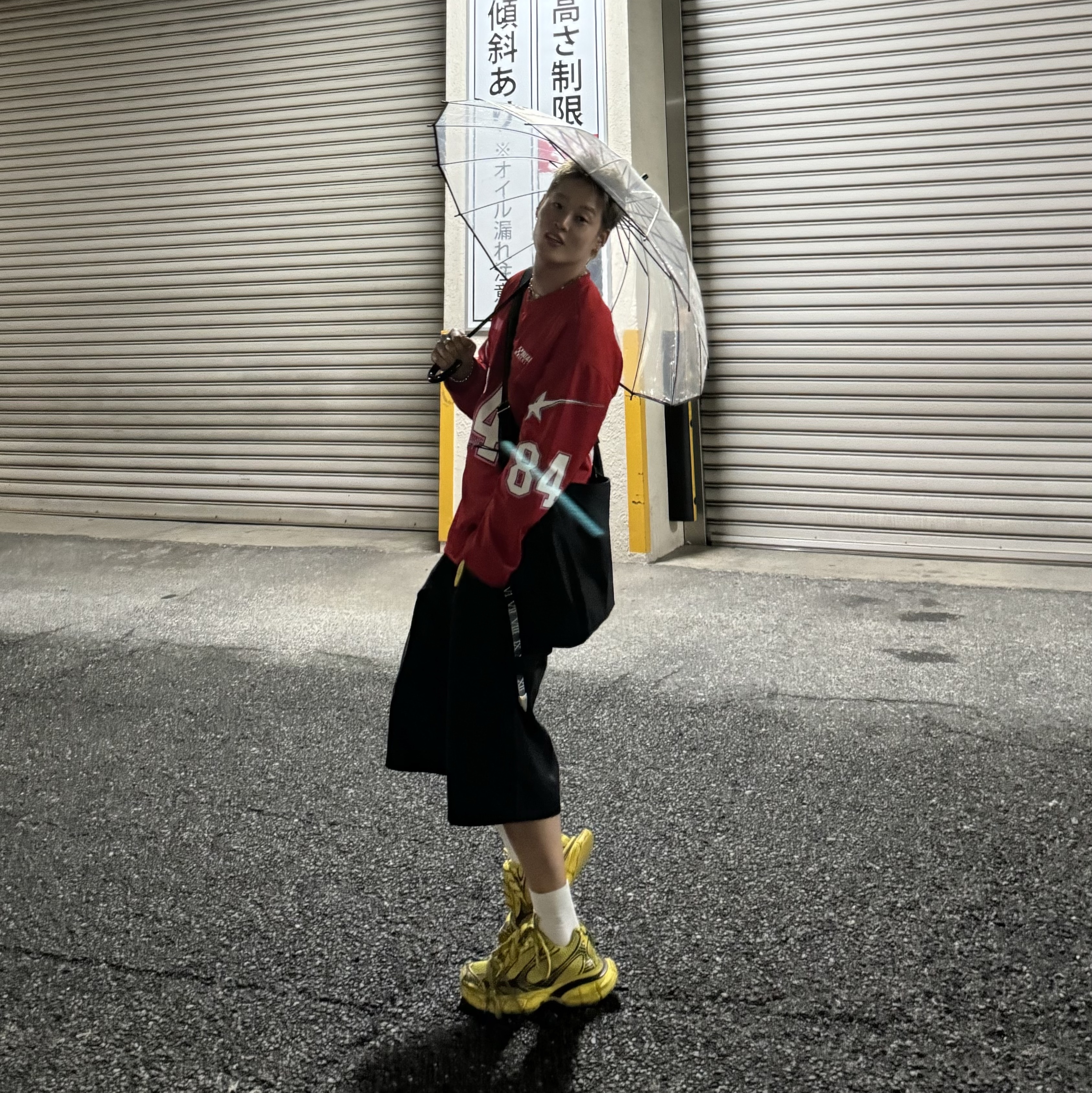 Balenciaga 3XL Sneakers Yellow Black 착용 스타일 - 1