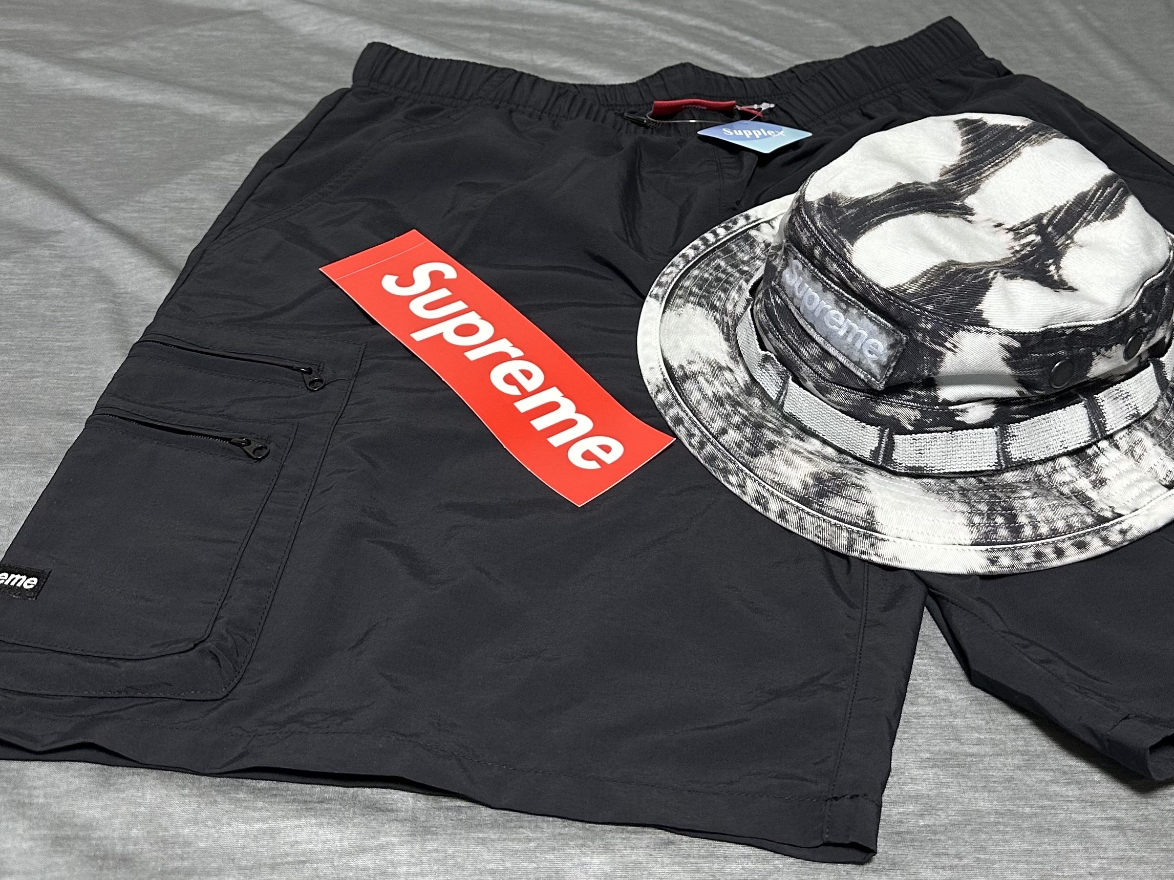 Supreme Cargo Water Short Black - 24SS, Supreme Bleached Chino Boonie Black - 24SS 착용 스타일