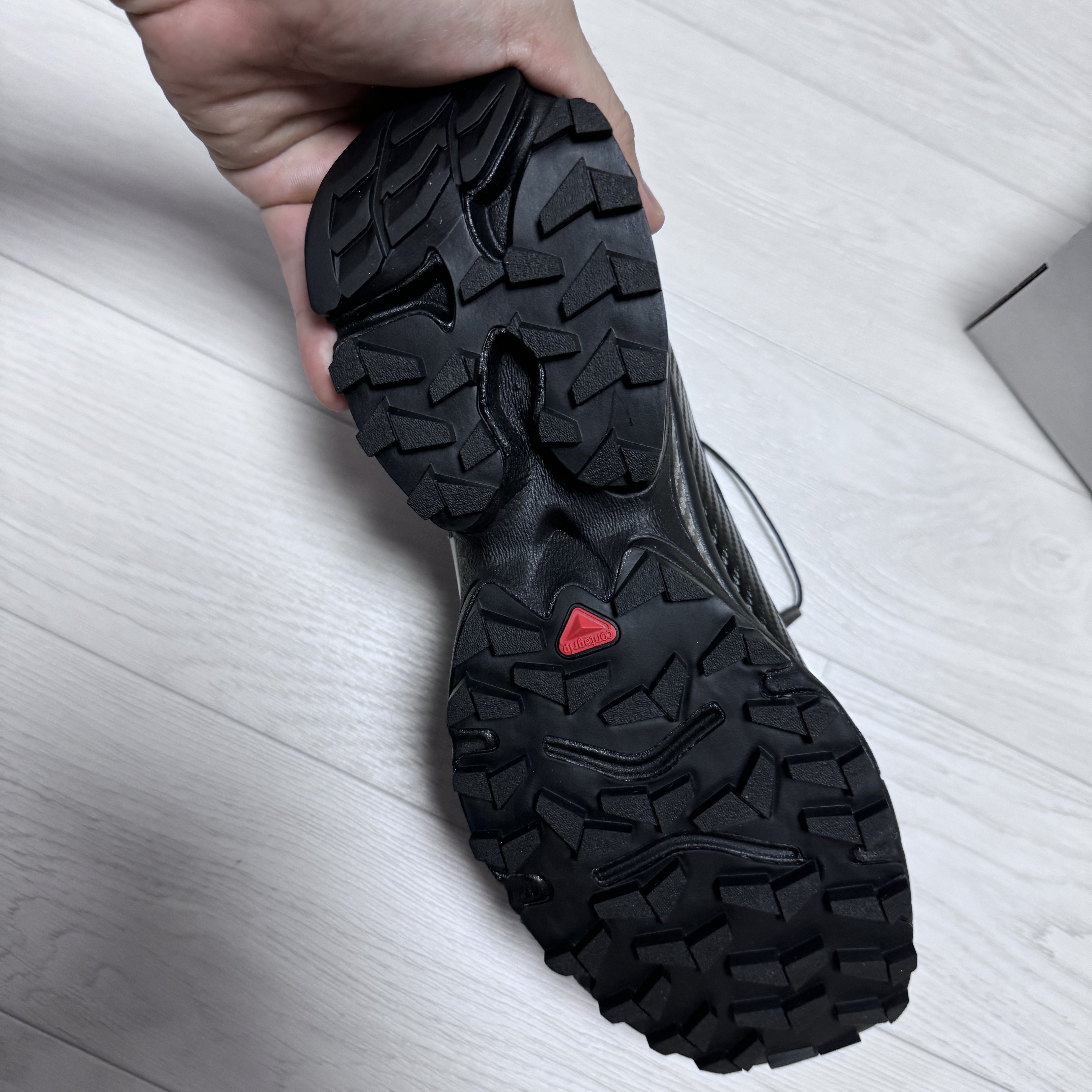 Salomon x MM6 Maison Margiela XT-4 Mule Black 착용 스타일 - 5
