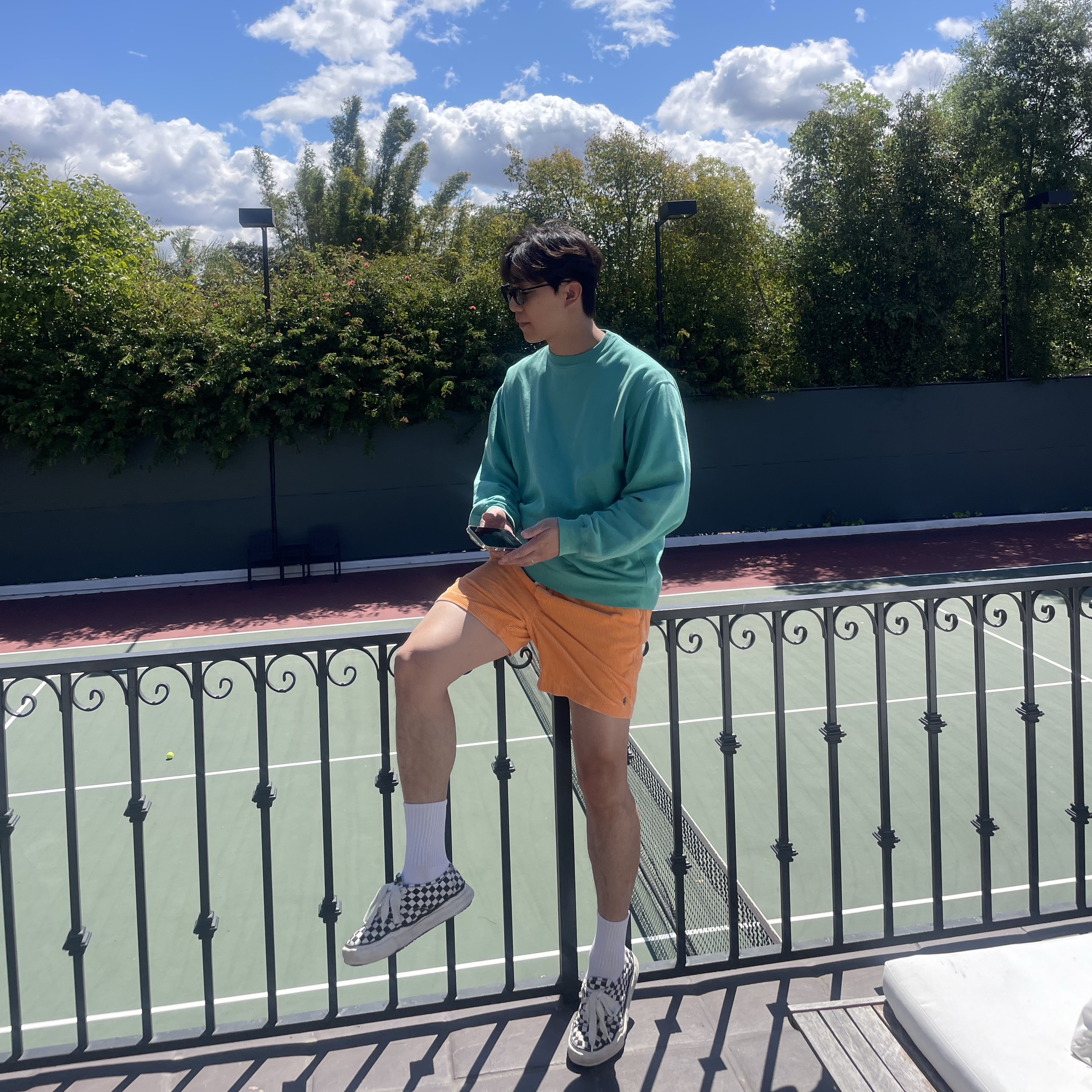 Maison Mihara Yasuhiro Baker OG Sole Canvas Low Cut Sneakers Black White, New Balance x Malbon 997 Golf White Green 착용 스타일 - 1