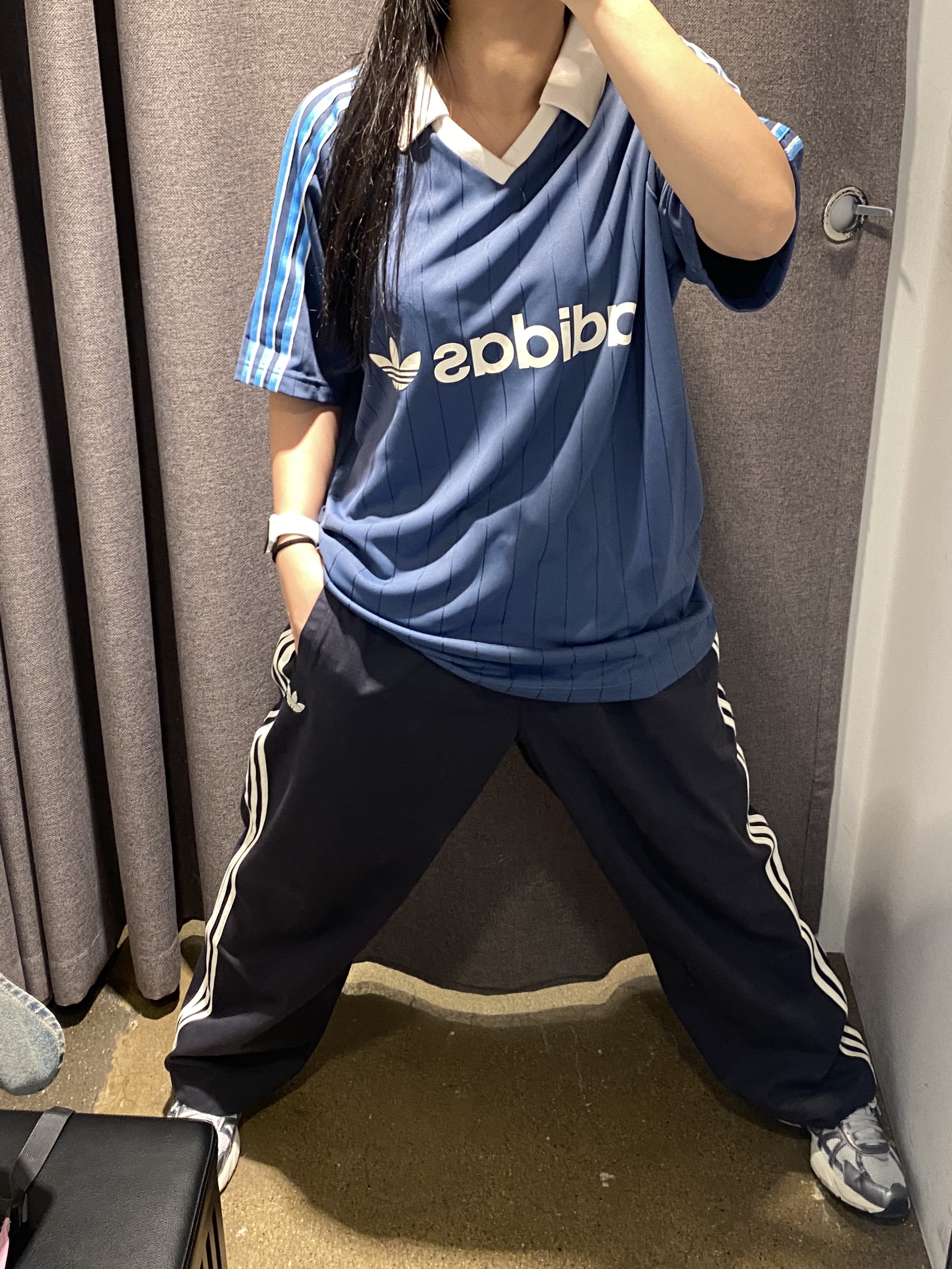 Adidas Pinstripe Jersey Preloved Ink - KR Sizing, Nike V2K Run Pure Platinum Wolf Grey 착용 스타일 - 3