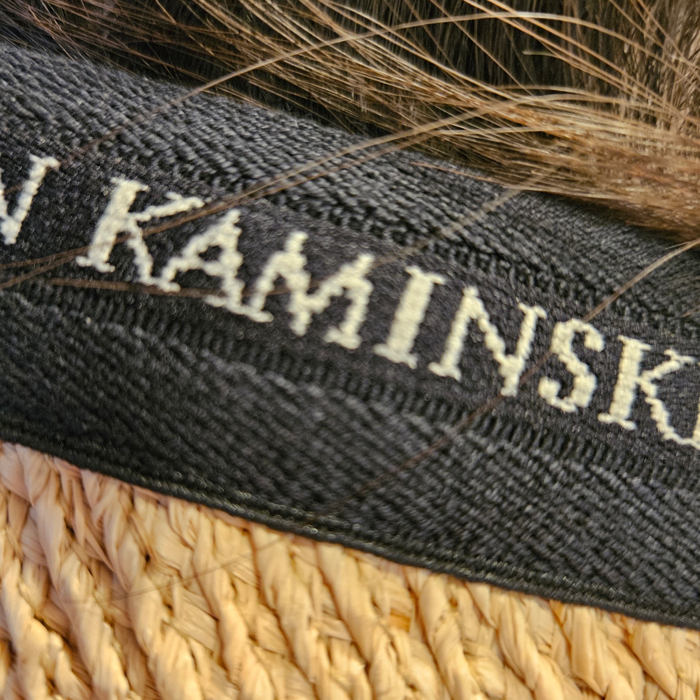 (W) Helen Kaminski Bianca Natural Black Logo 착용 스타일