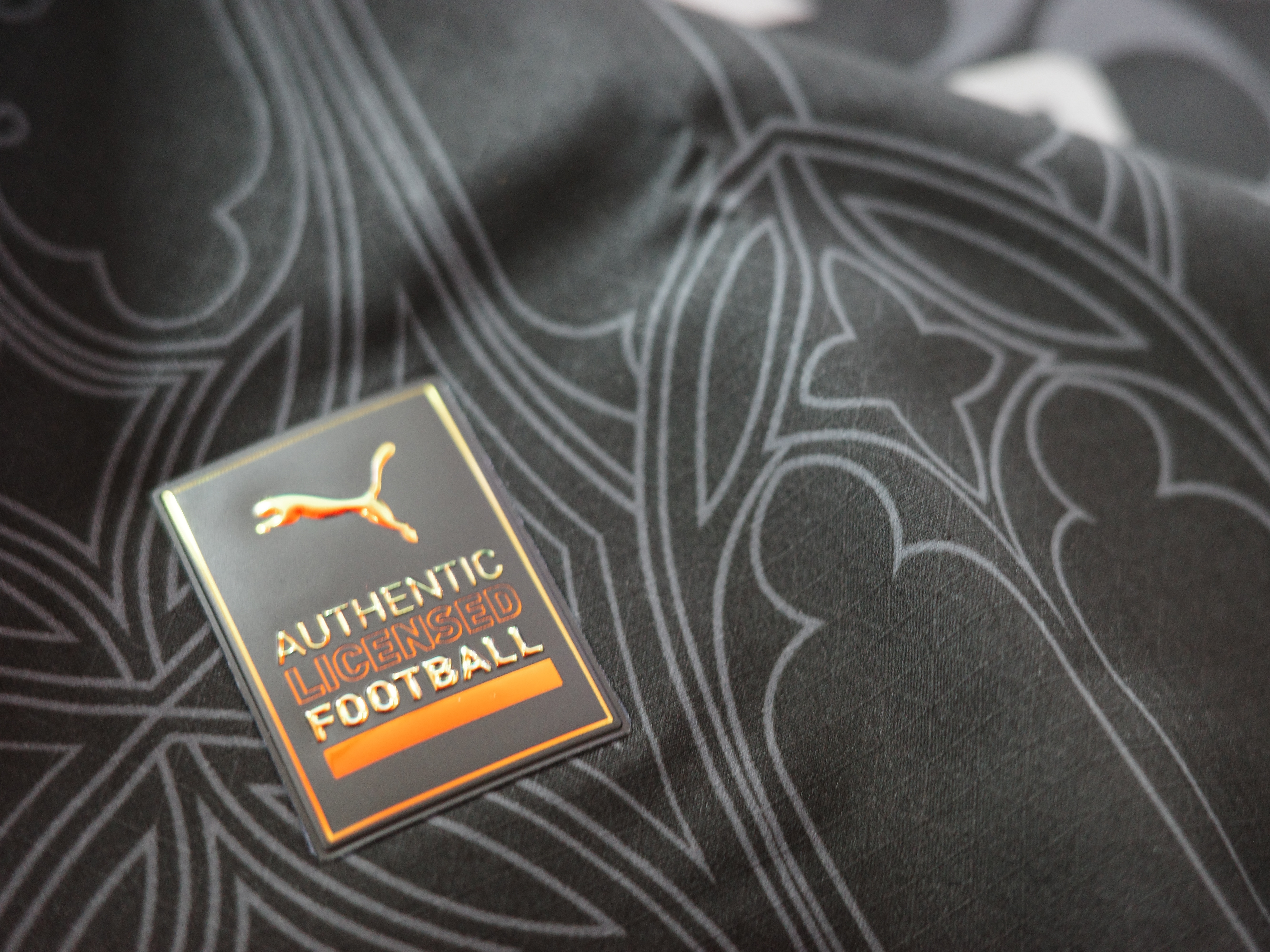 Puma x Pleasures AC Milan  2023/24 4th Jersey Authentic Puma Black Asphalt (Non Marking Ver.) 착용 스타일 - 8