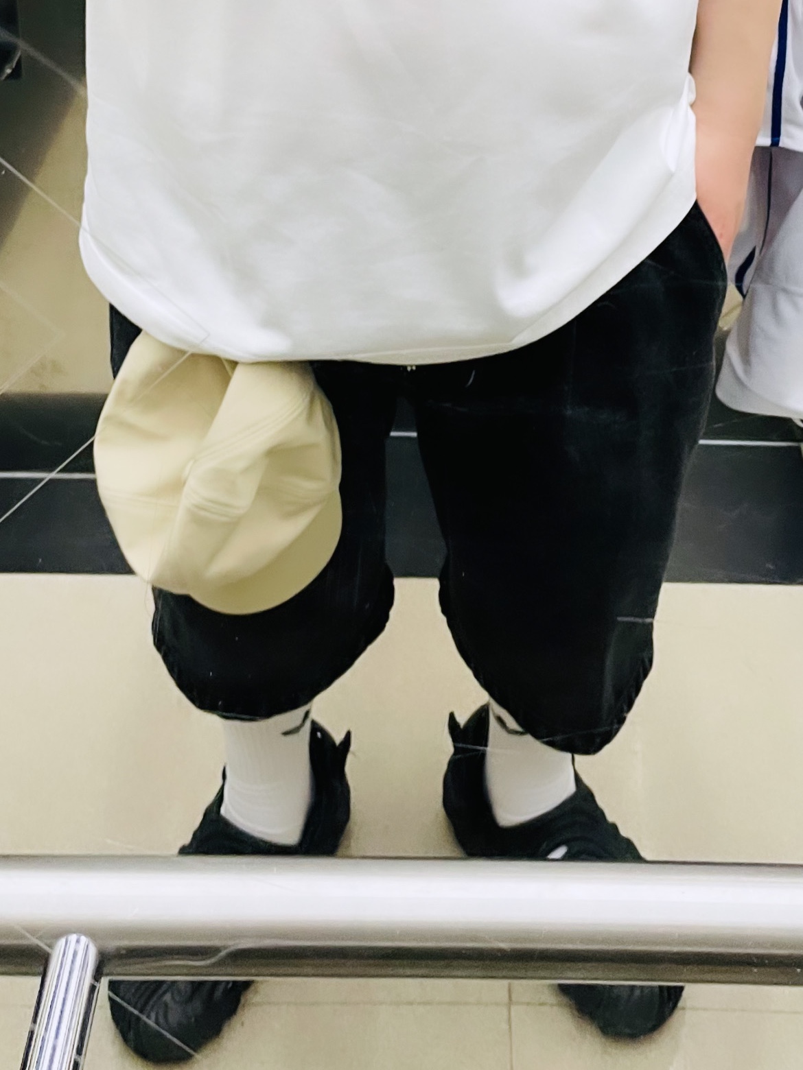 Crocs x Salehe Bembury Pollex Clog Sasquatch 착용 스타일