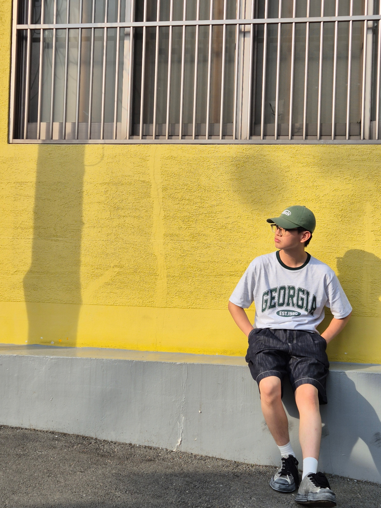 Maison Mihara Yasuhiro Hank VL OG Sole Leather Low-top Sneakers Black Black, Emis New Logo Emis Cap Green 착용 스타일