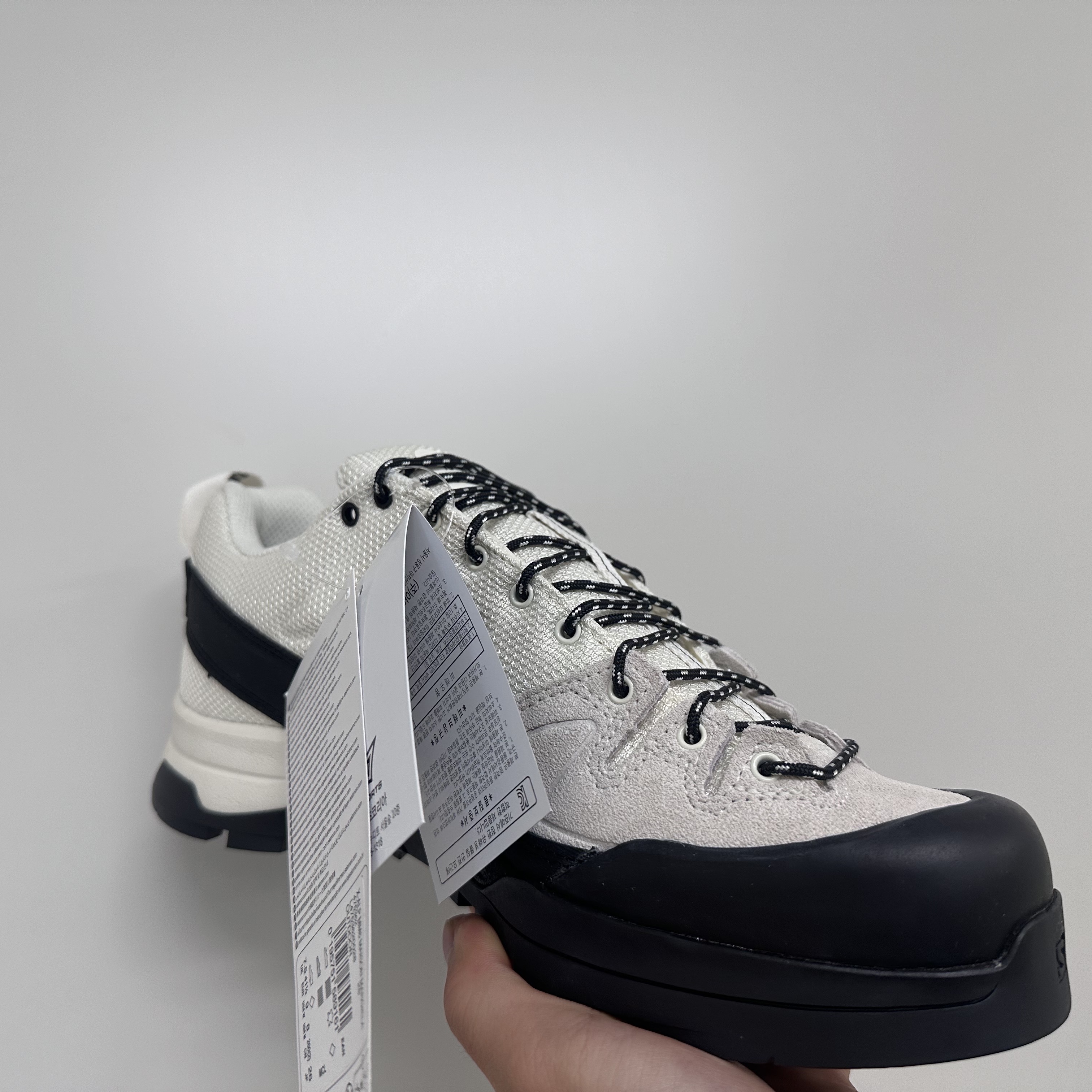 Salomon x MM6 Maison Margiela X-ALP White 착용 스타일 - 2