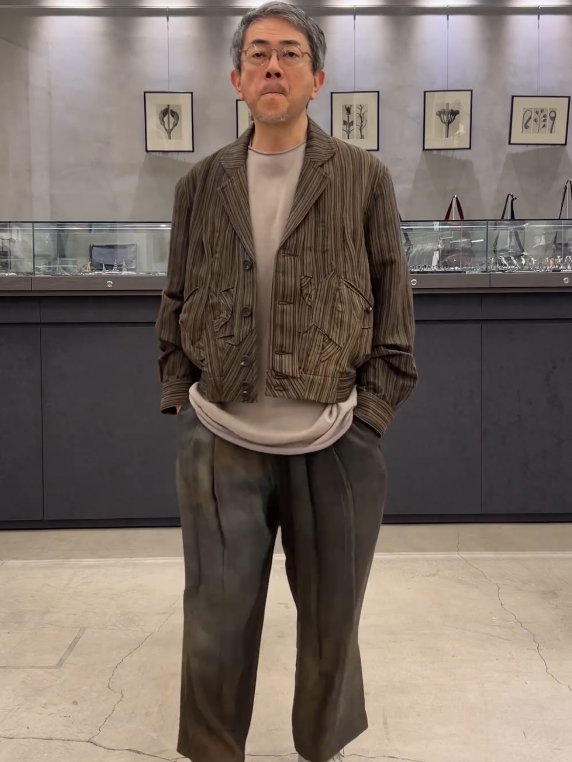 Ziggy Chen Cropped Wrinkle Pleats Jacket Brown 착용 스타일 - 3
