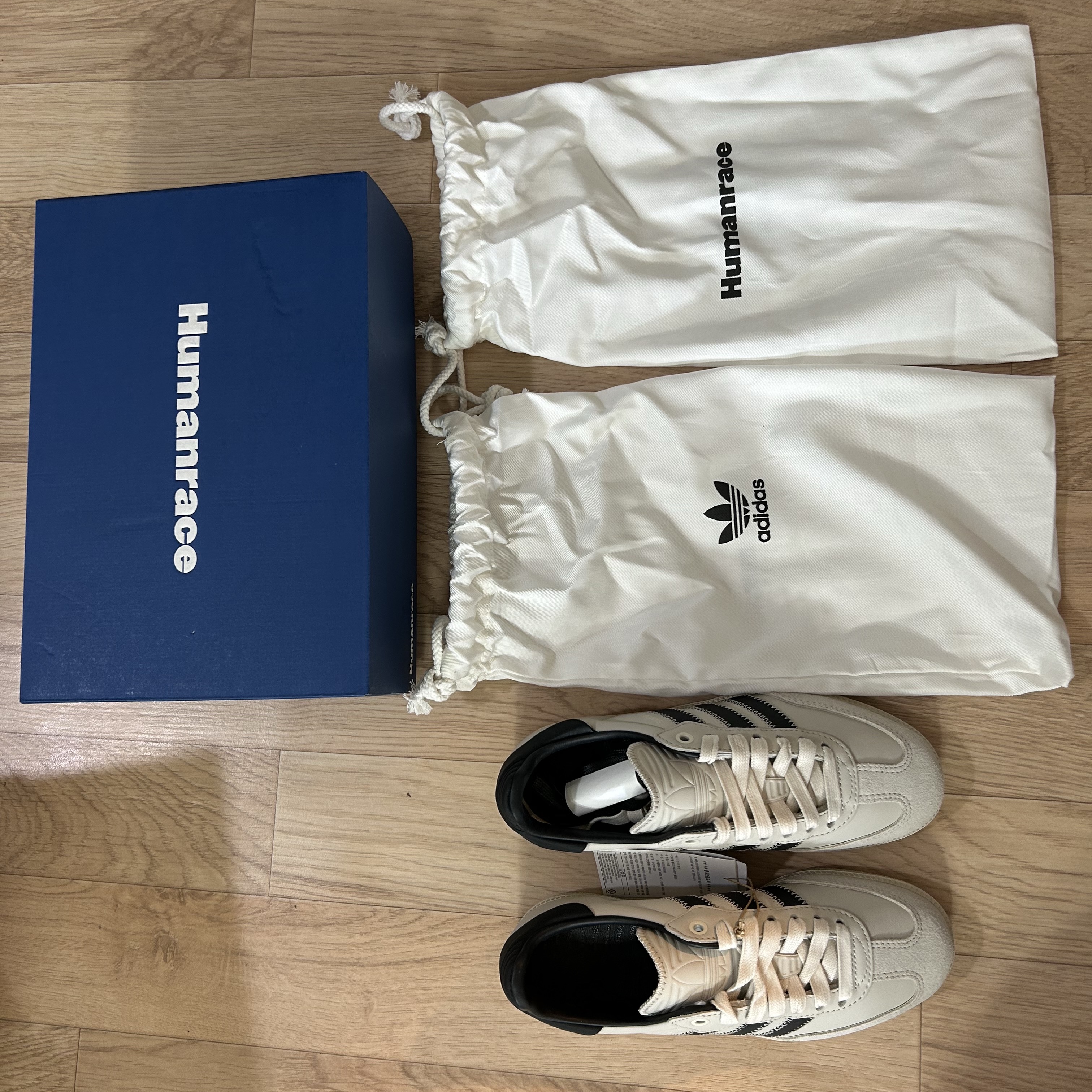 Adidas x Pharrell Williams Humanrace Samba Core Black 착용 스타일