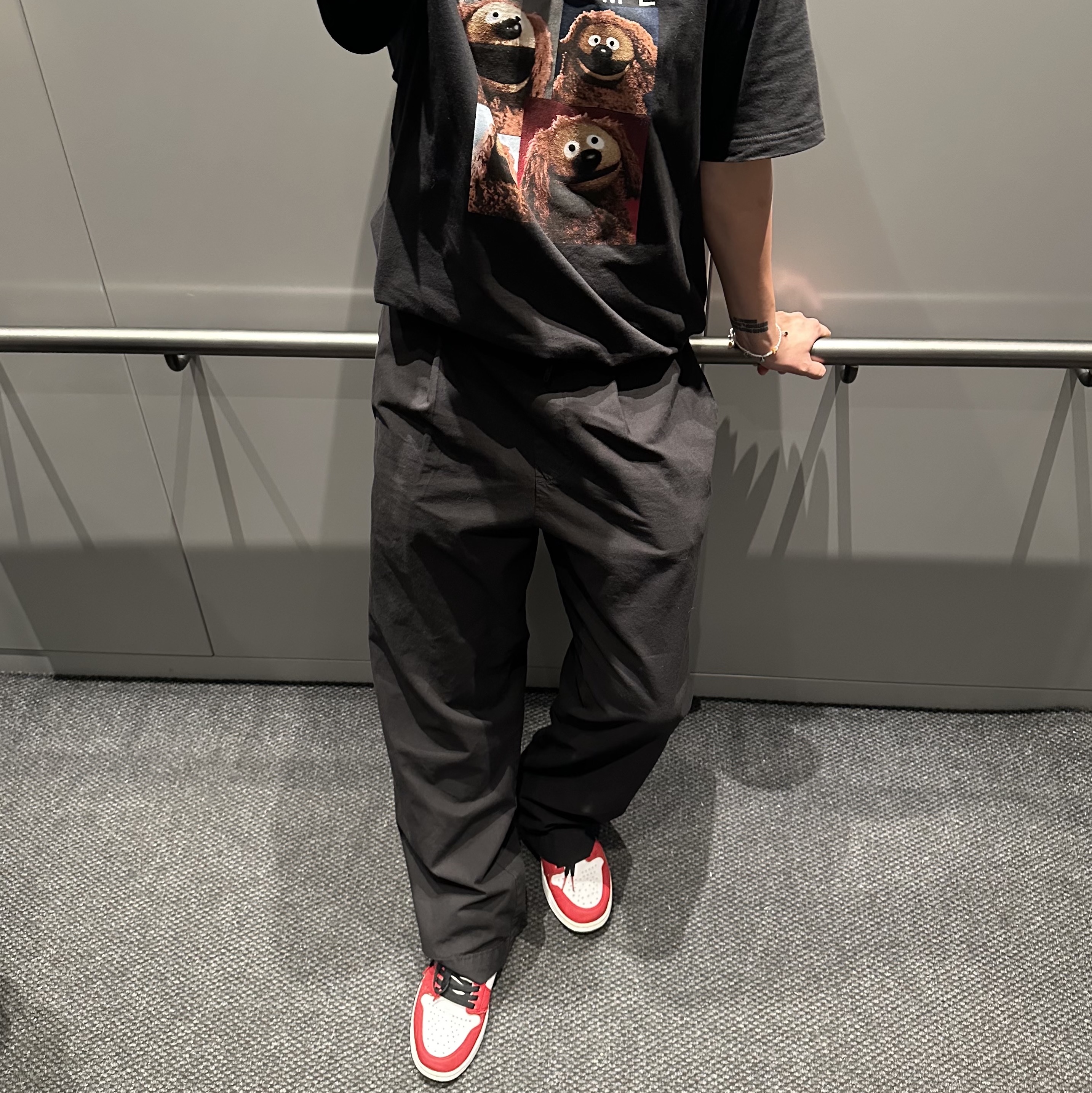 Supreme Rowlf T-Shirt Black - 24SS, Jordan 1 Retro High Spider-Man Origin Story 착용 스타일
