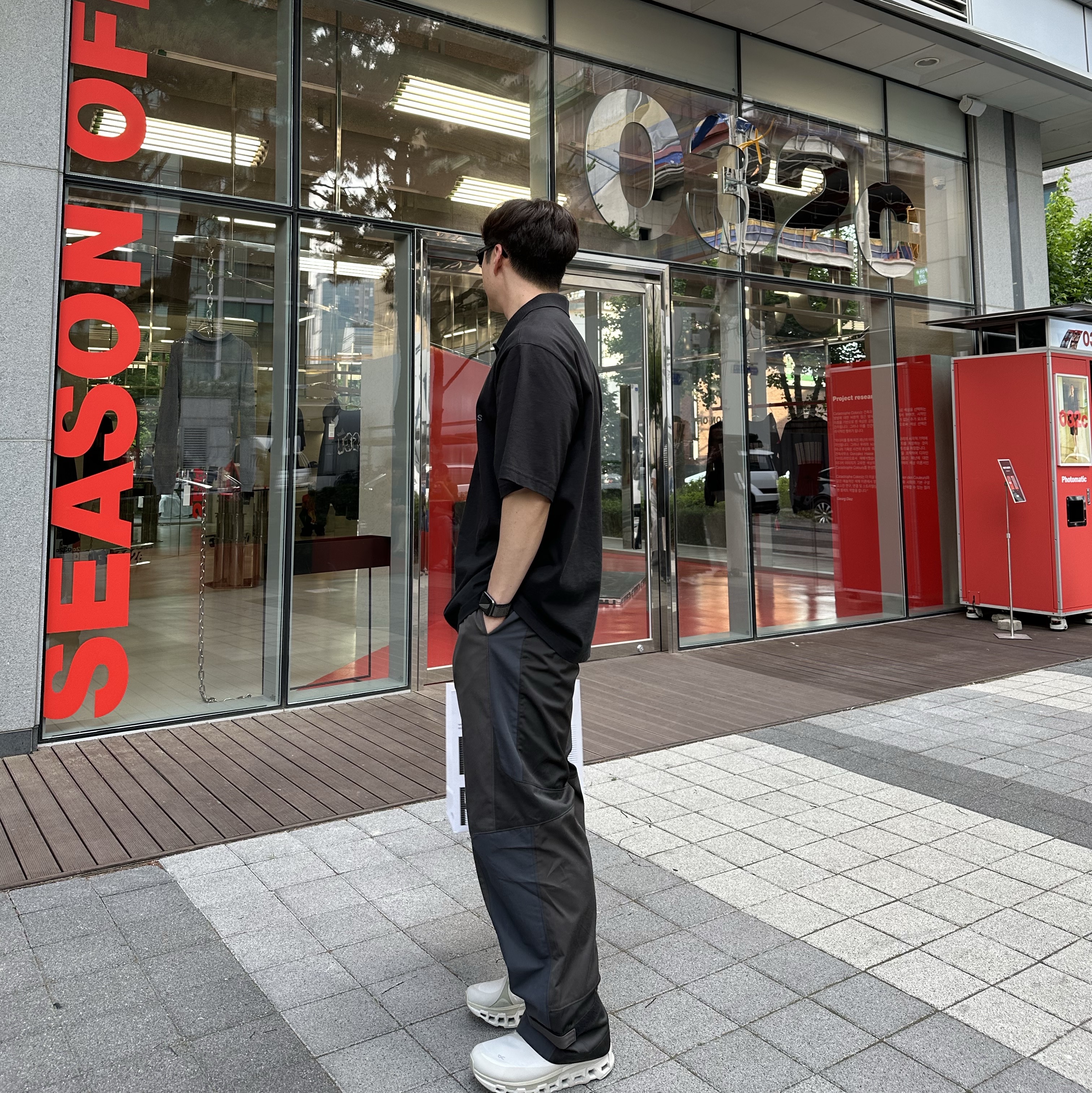 On Running x Post Archive Faction (Paf) Cloudmonster 2 Moondust Chalk, Essentials Short Sleeve Boxy Polo Dark Slate/Stretch Limo/Black - 20SS 착용 스타일 - 2