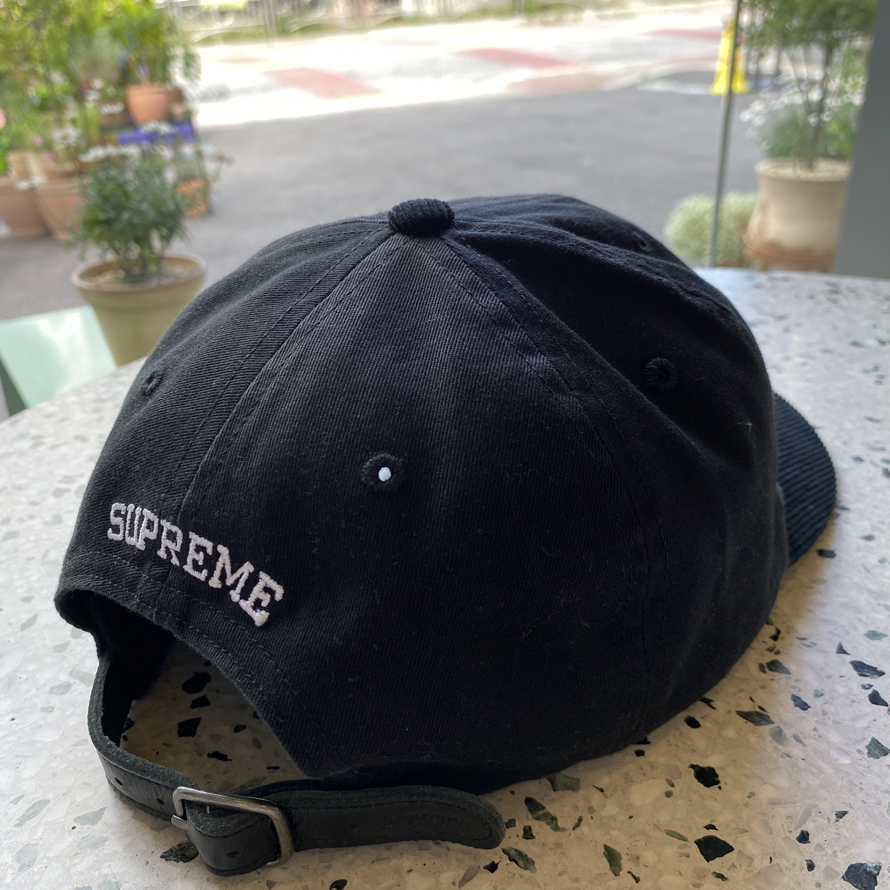 Supreme 2-Tone S Logo 6-Panel Black - 24SS 착용 스타일 - 2
