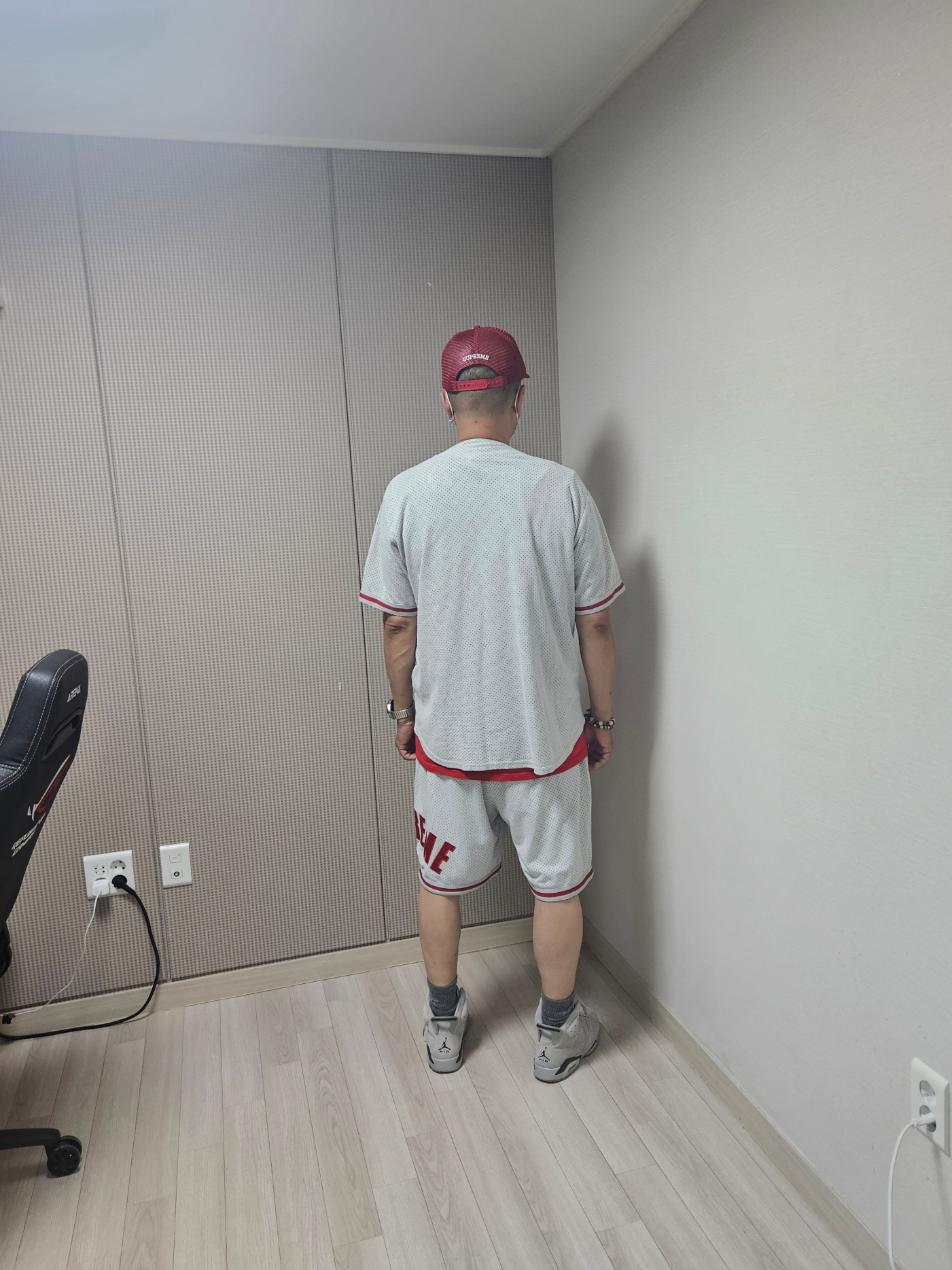 Supreme Ultrasuede Mesh Baseball Jersey Grey - 24SS, Supreme Ultrasuede Mesh Short Grey - 24SS 착용 스타일 - 3
