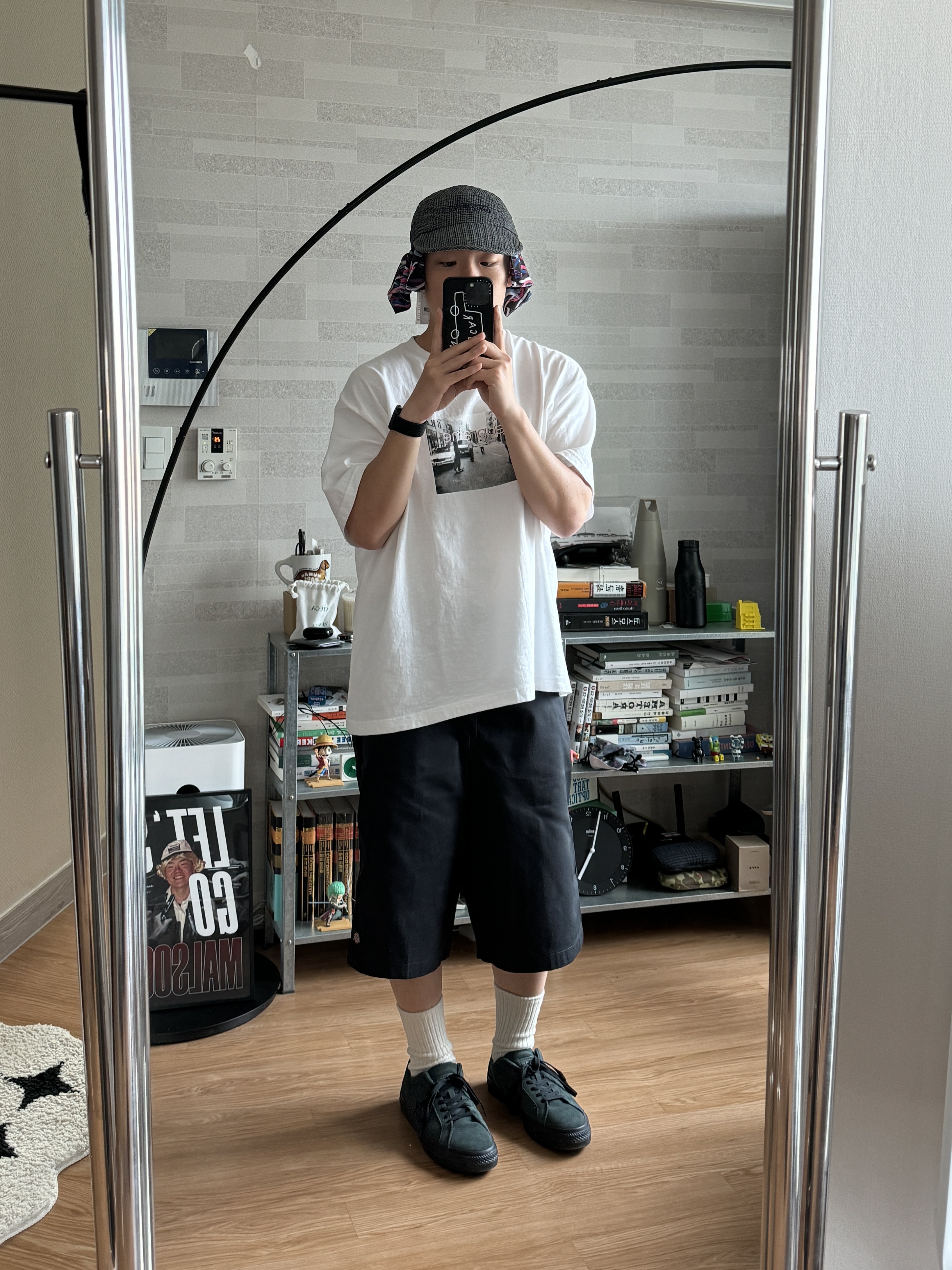 Supreme Crew 96 T-Shirt White - 24SS, Converse One Star Pro Ox Suede Darkmoss 착용 스타일
